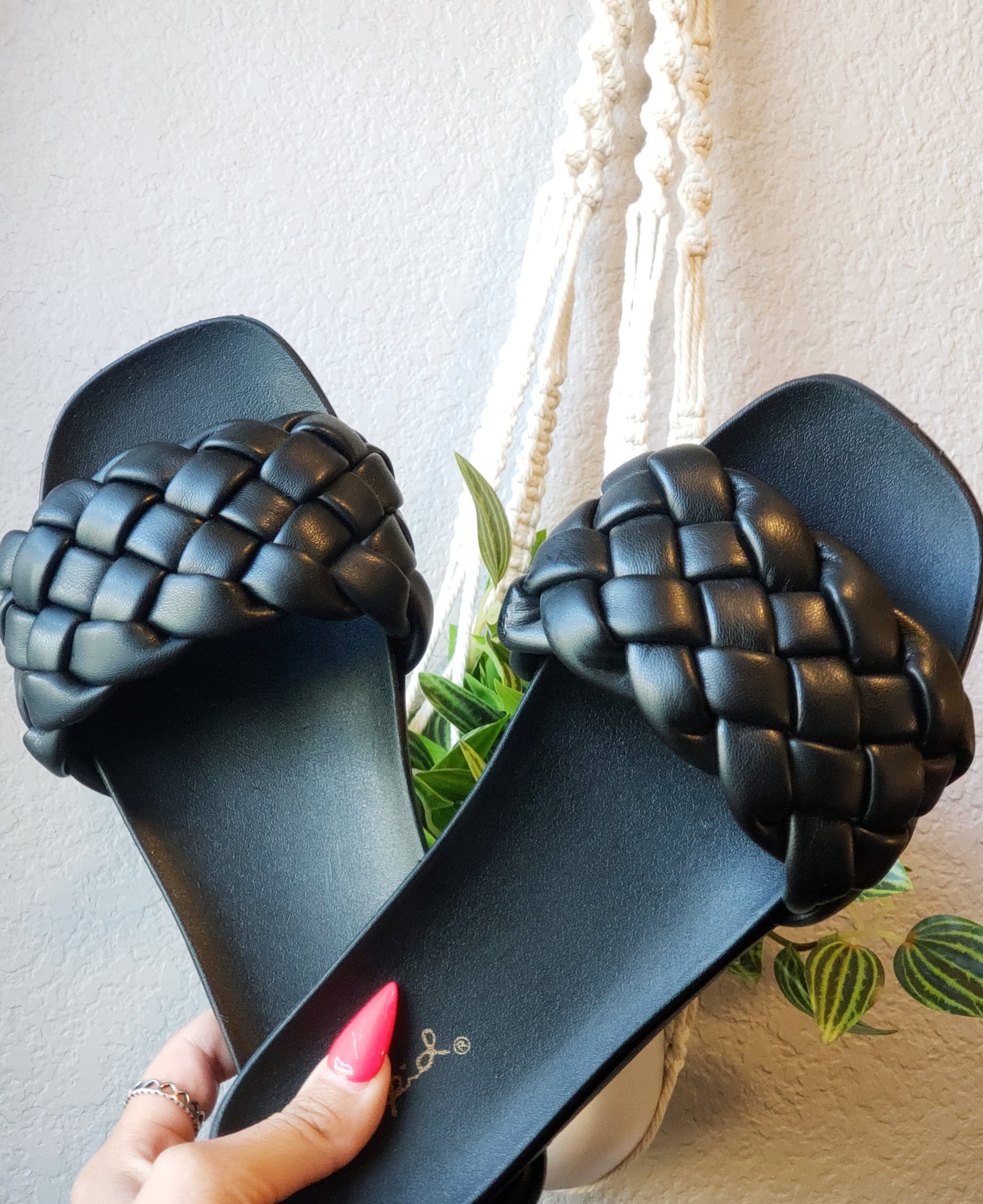 LILA BRAIDED SANDALS