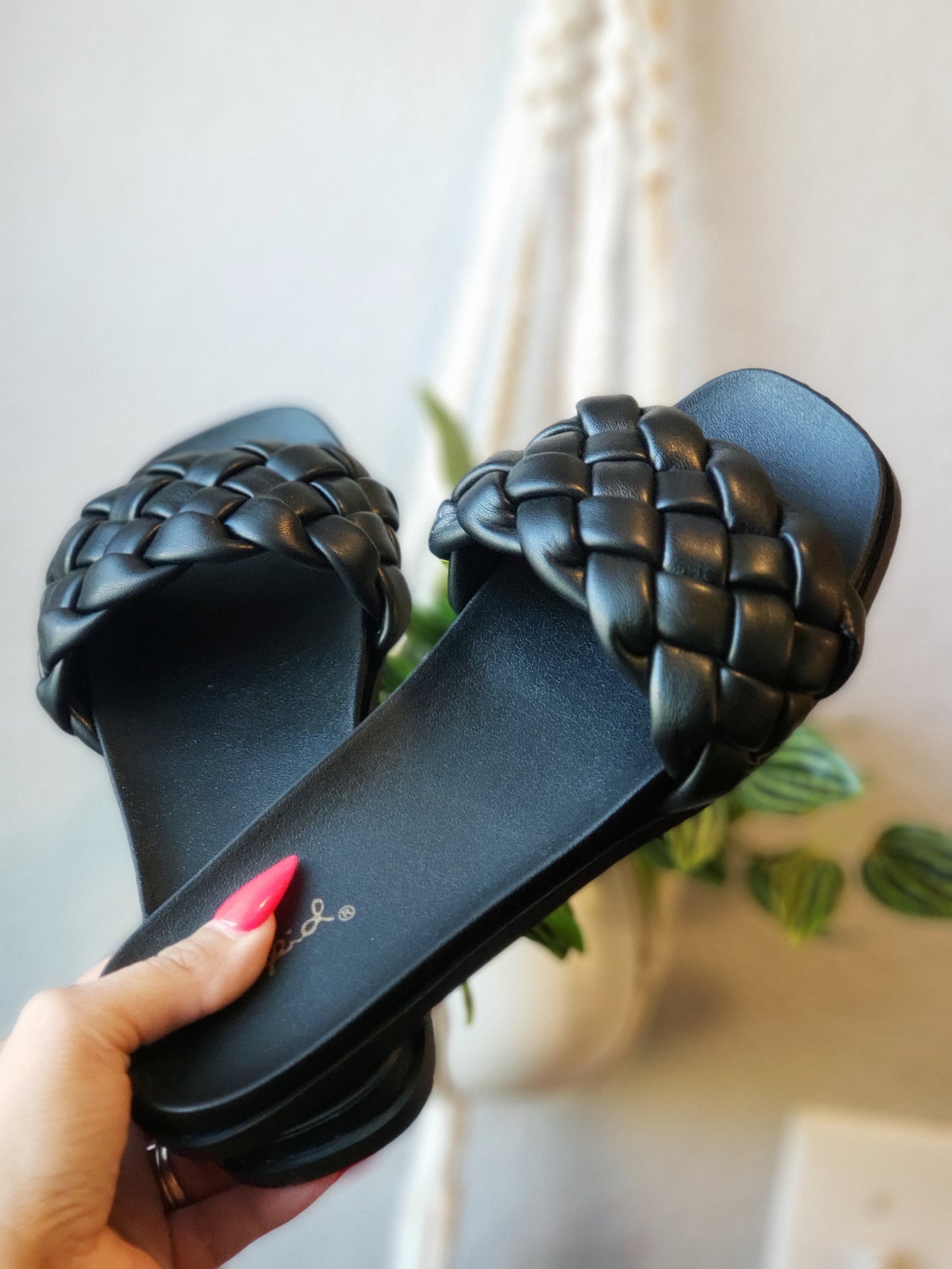 LILA BRAIDED SANDALS