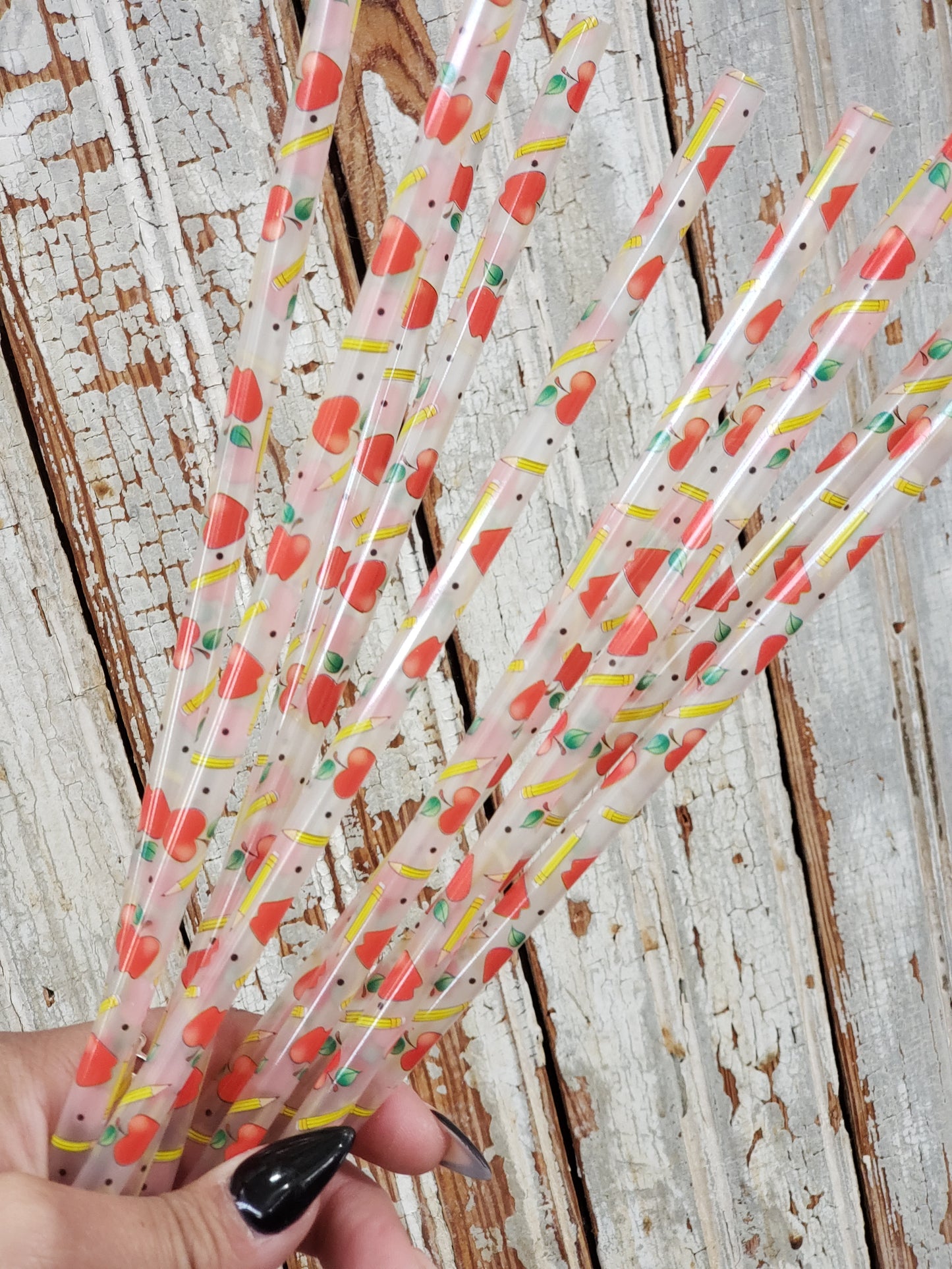 SCHOOL ERA STRAWS