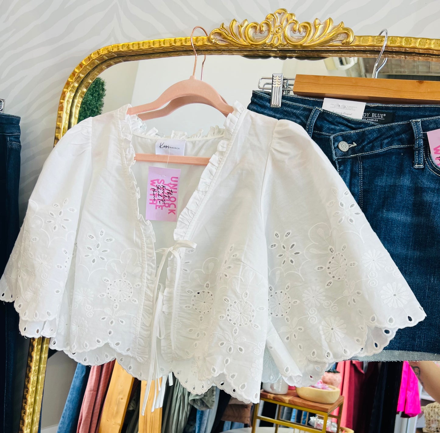 BOW TIE VNECK EYELET TOP