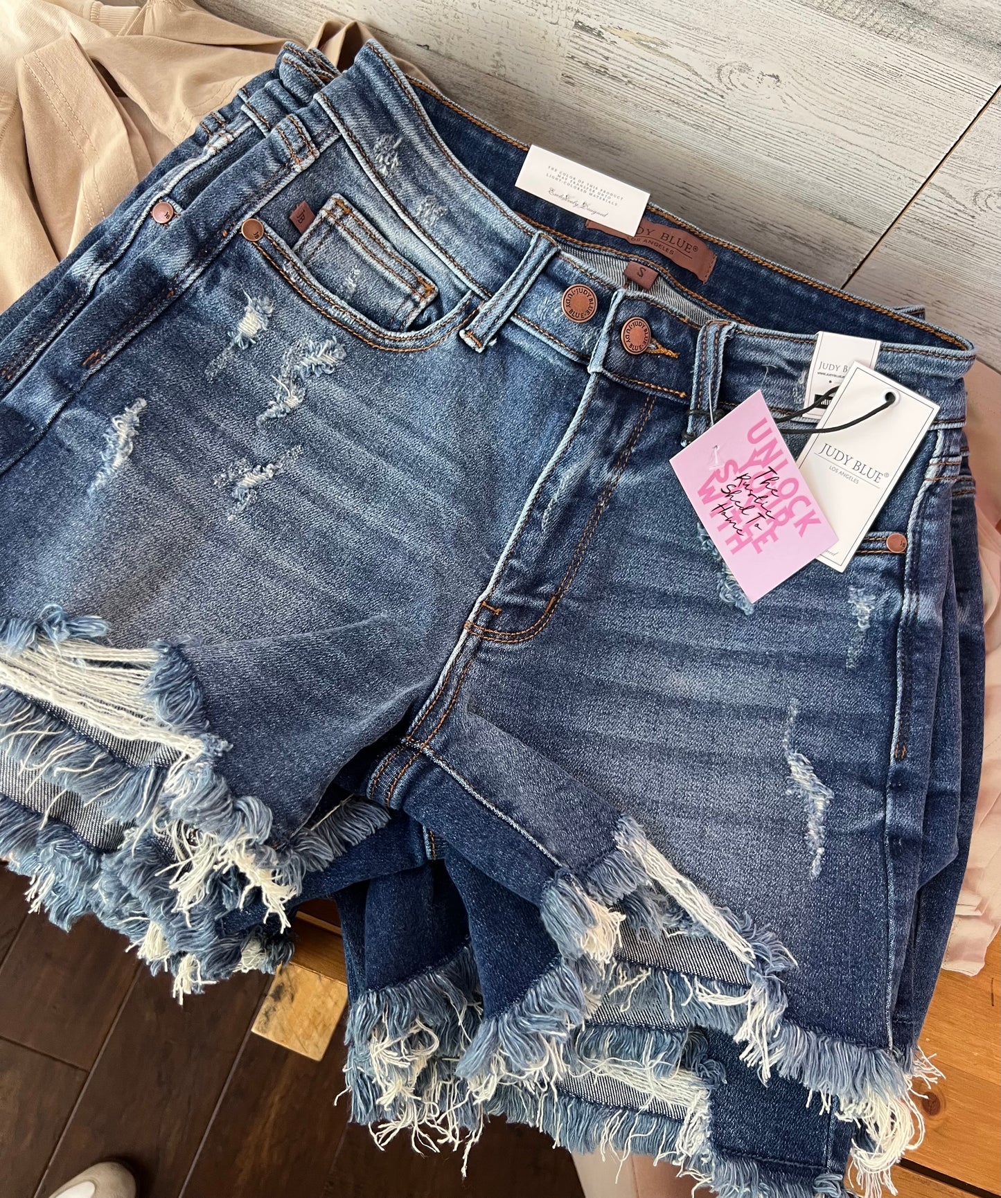 2 BUTTON DAD SHORTS