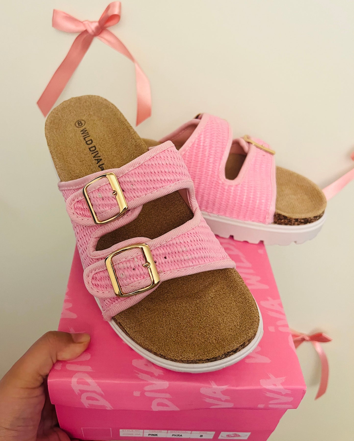 PINK RAFFIA SANDALS