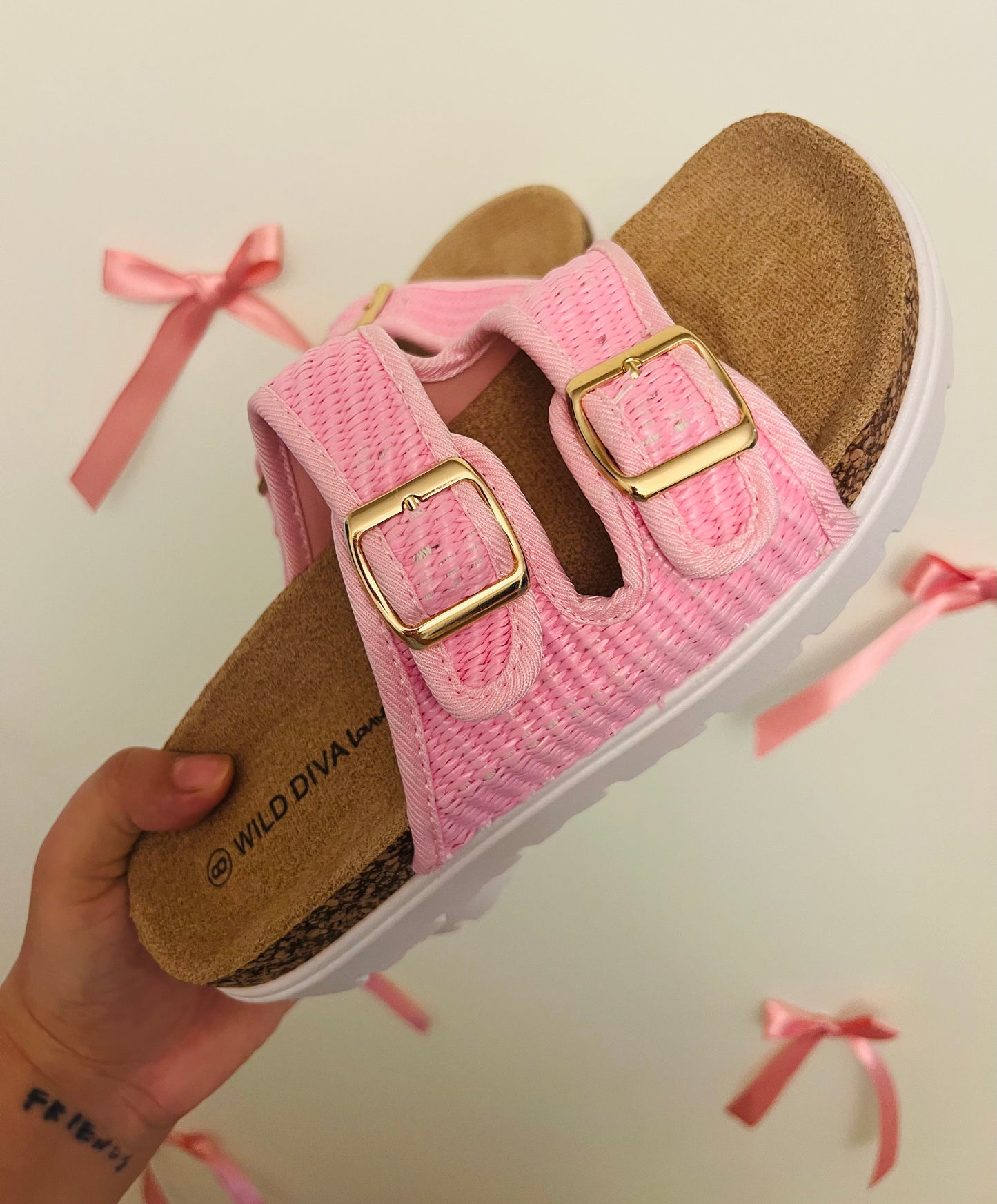 PINK RAFFIA SANDALS