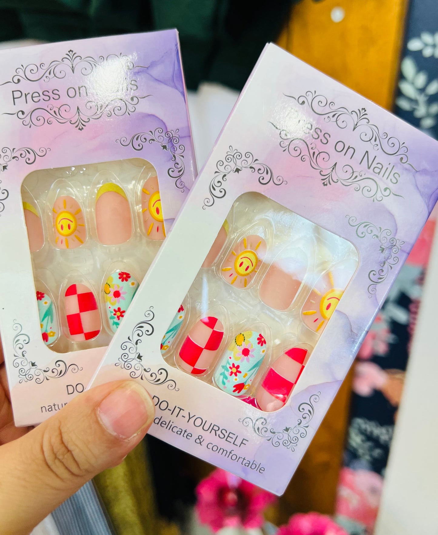 SUNNY DAY NAIL PRESS ON
