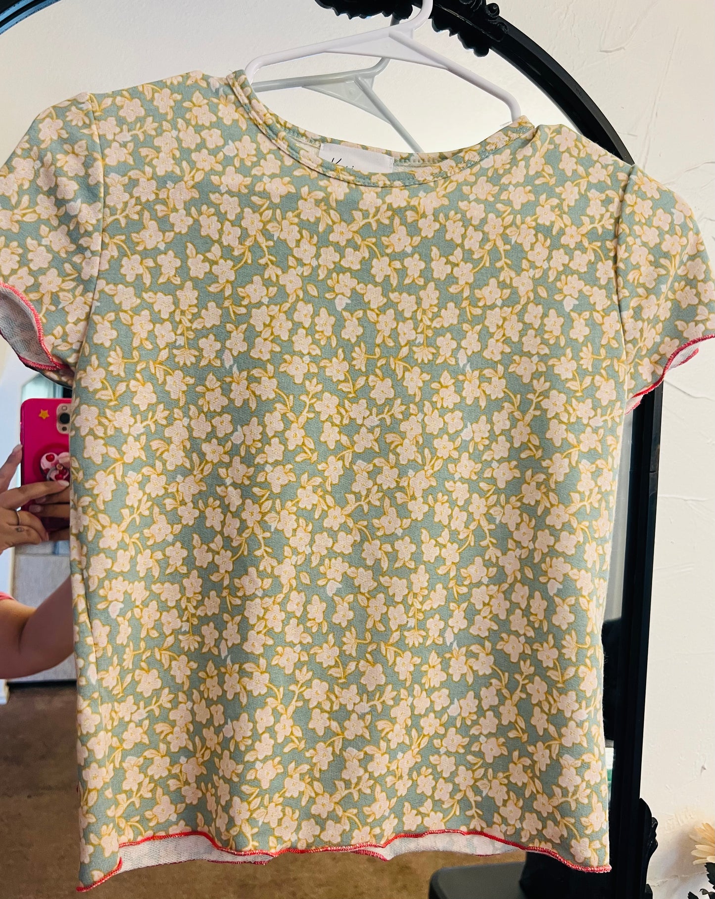 FLORAL HEM TOP