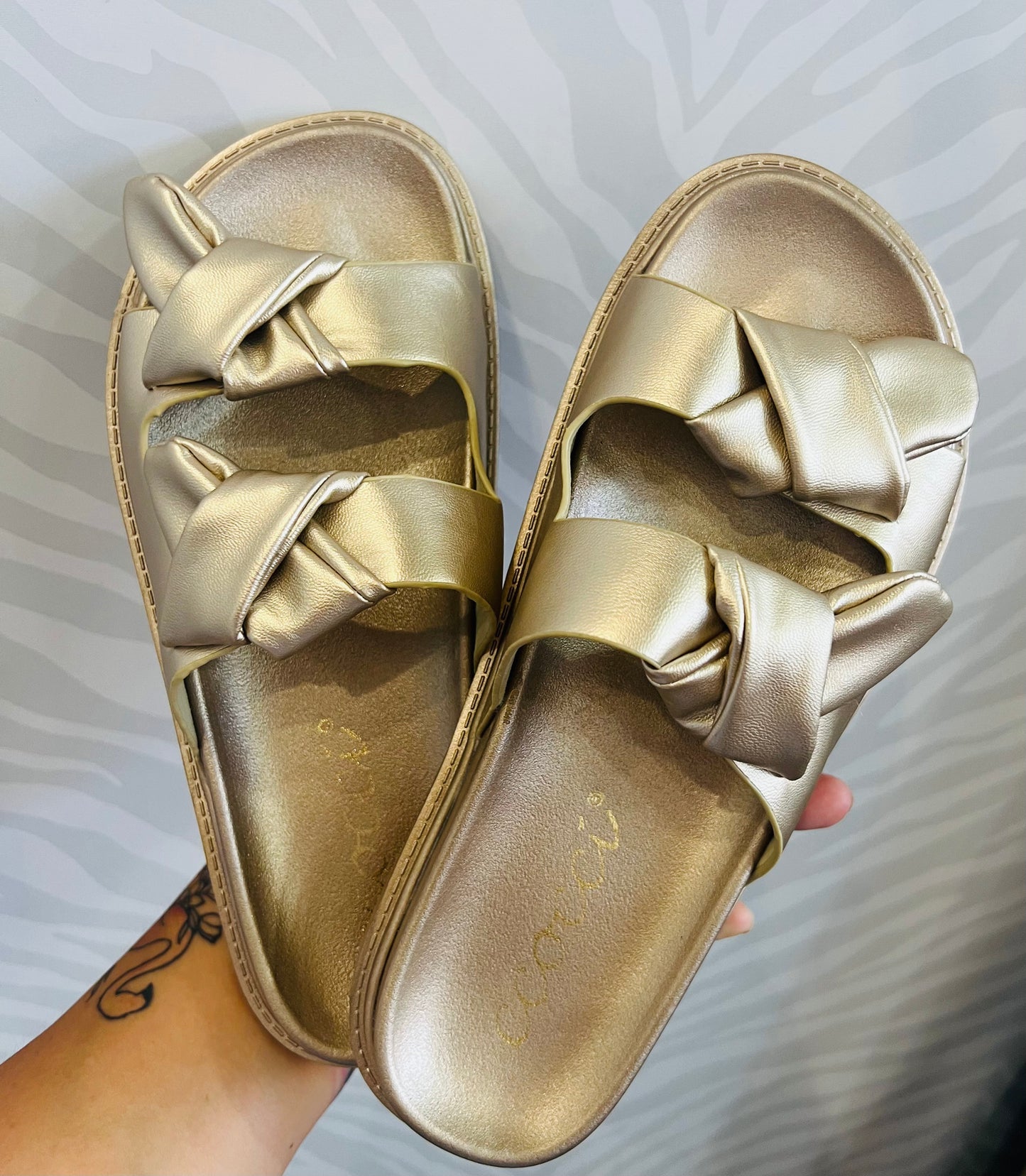 KNOTTED DOUBLE STRAP SANDAL