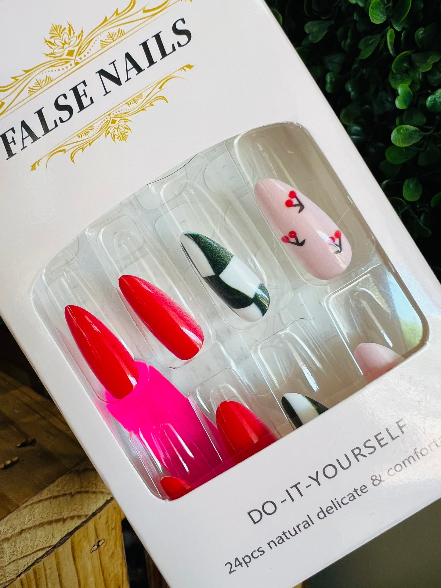 CHERRY CHECKERED NAIL PRESS ON