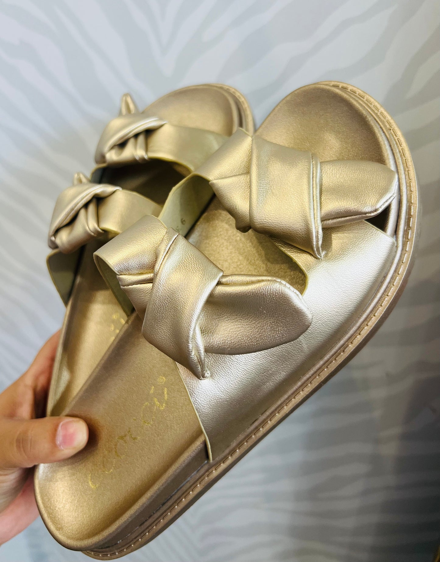 KNOTTED DOUBLE STRAP SANDAL