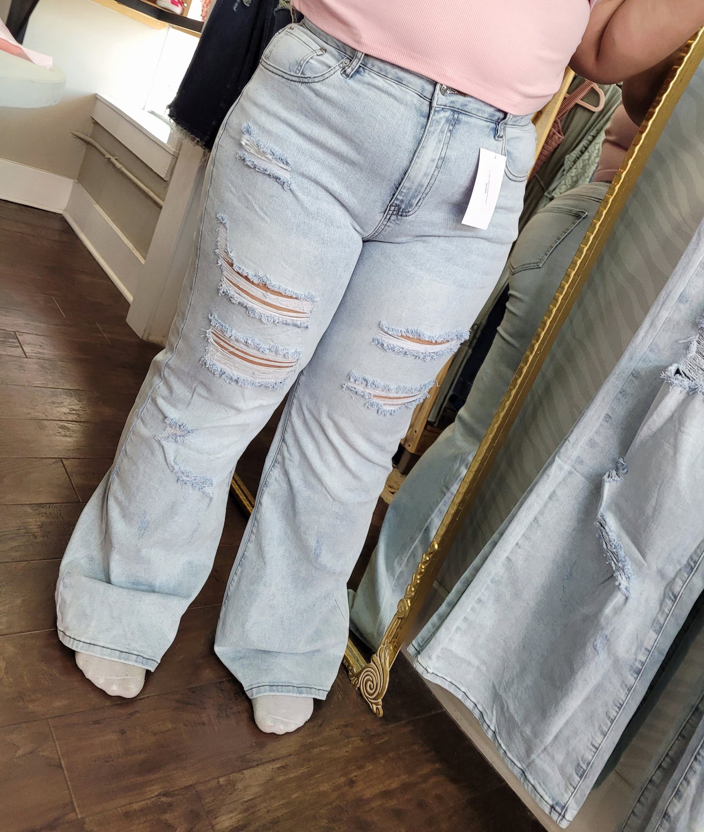 LT WASH DISTRESSED HI WAIST JEANS