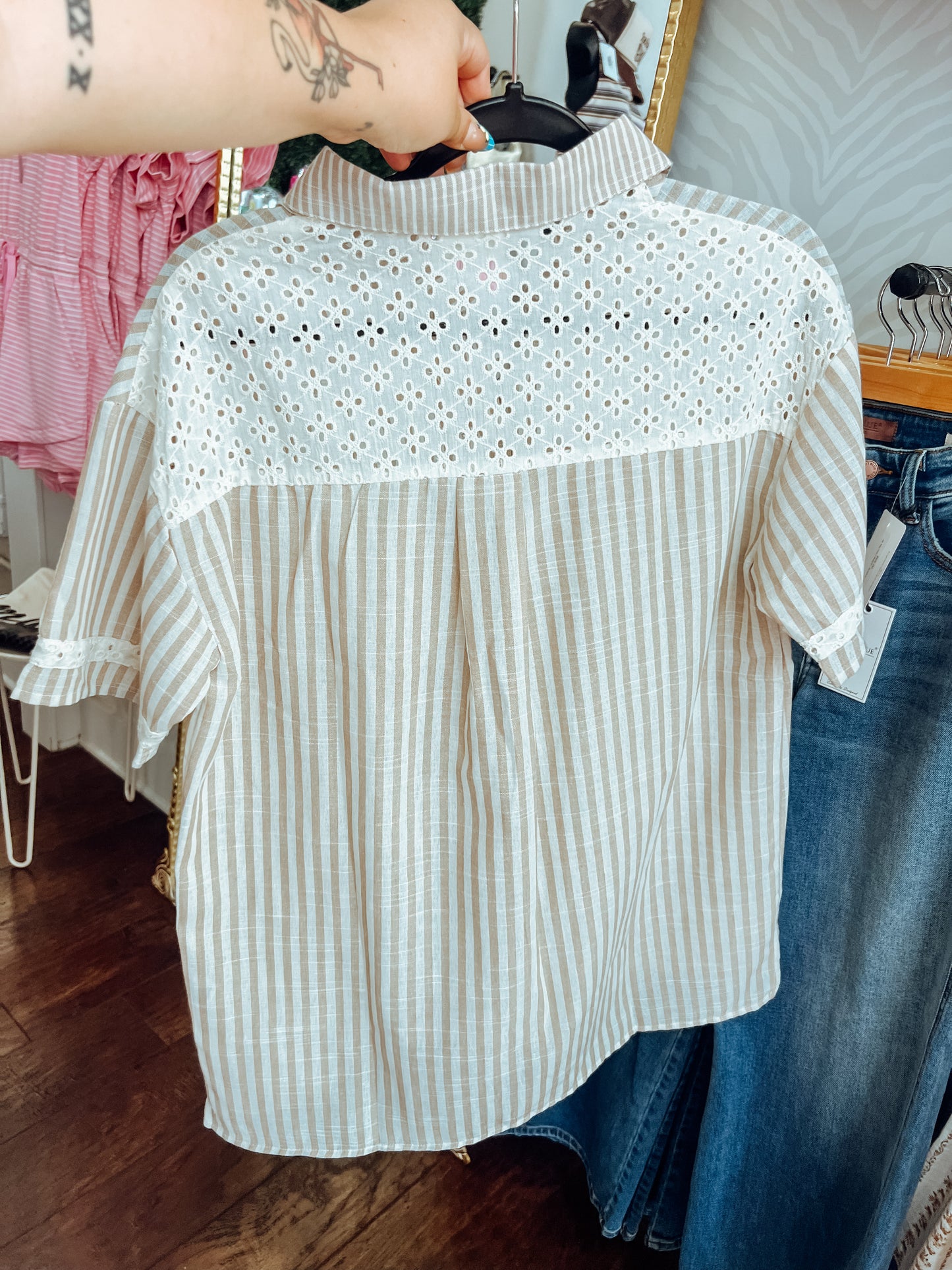 LACE CONTRAST OVERSIZE TOP