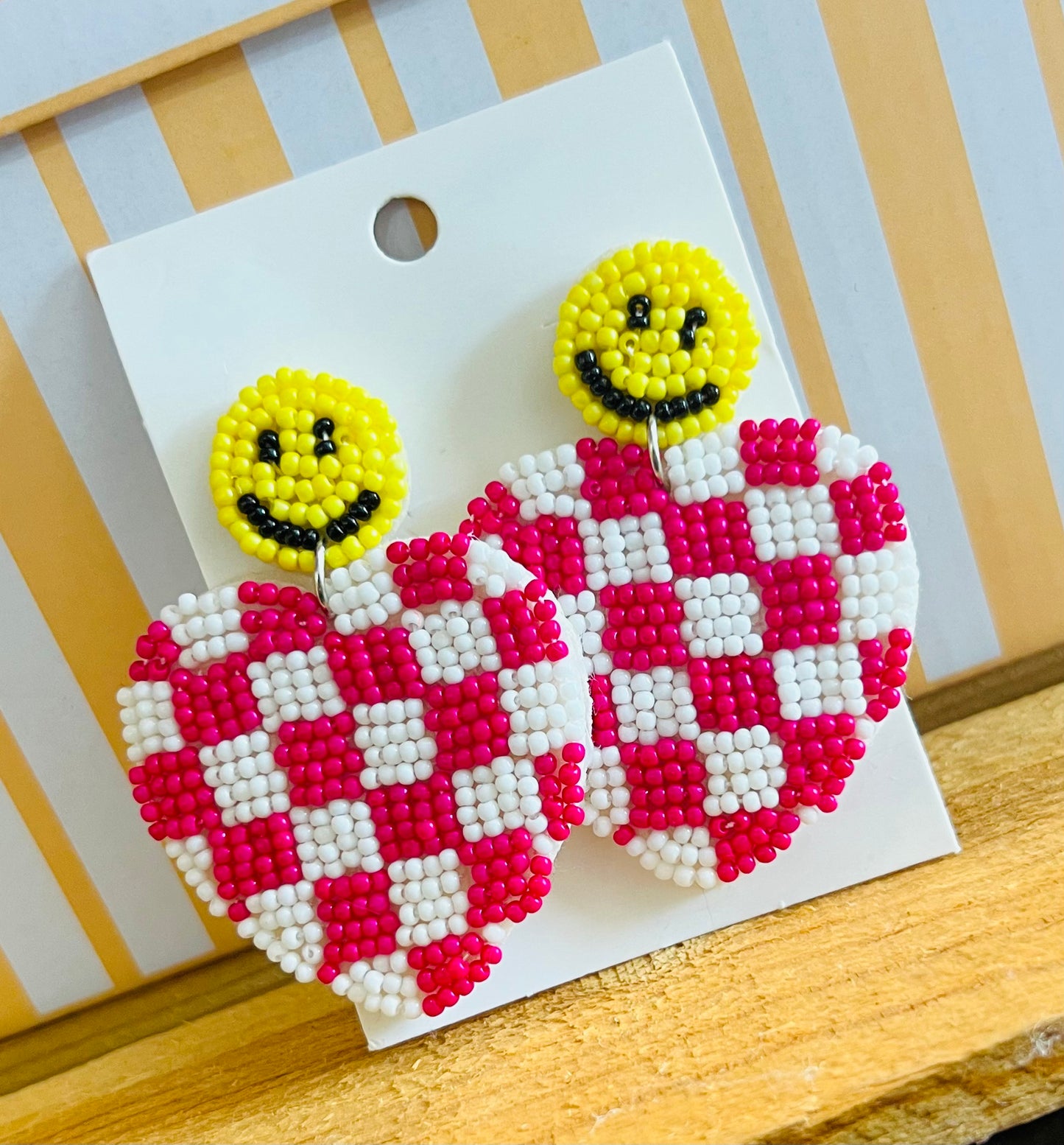 PINK HEART CHECKER EARRING