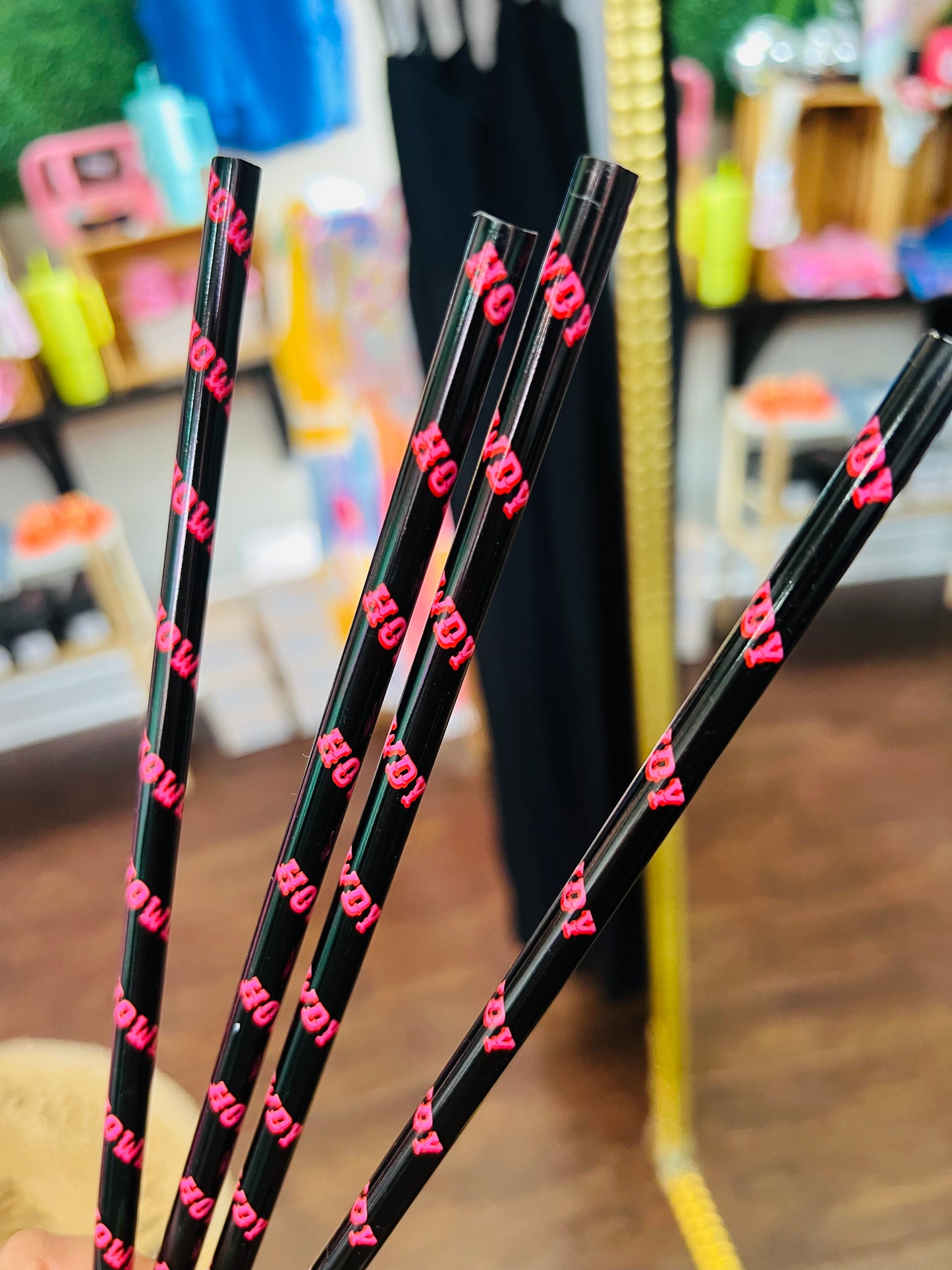 HOWDY PINK STRAW