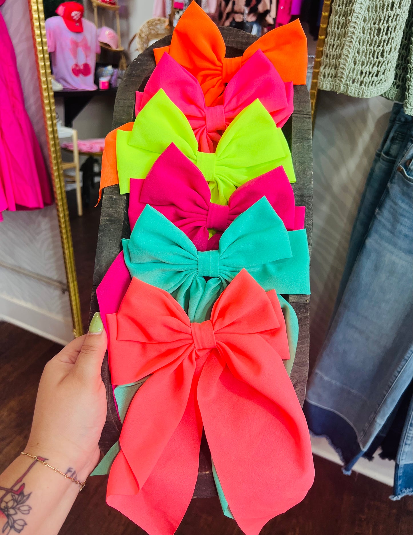 NEON BOWS