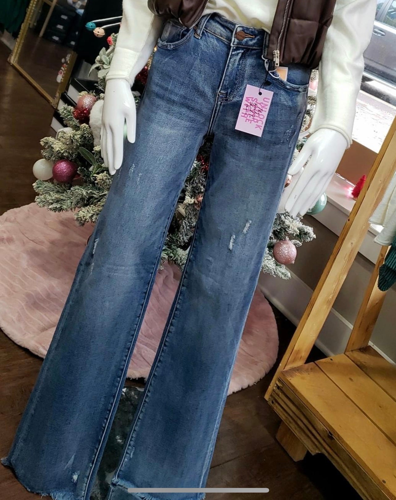 DARK HIGH RISE STRAIGHT JEANS
