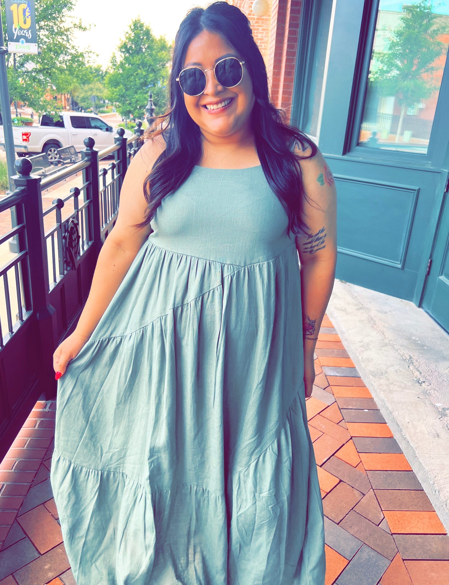 SLEEVELESS TIERED MAXI