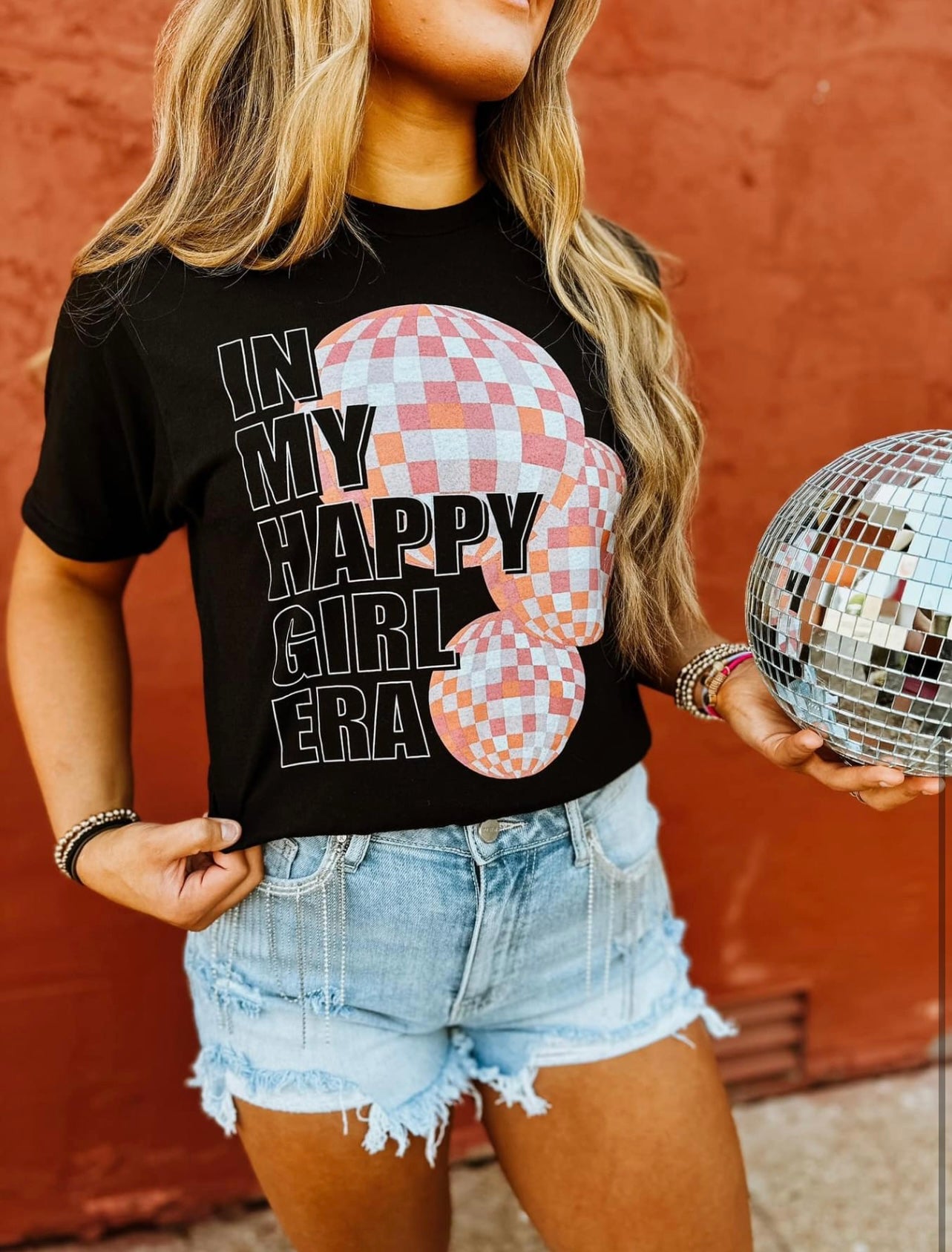 HAPPY GIRL ERA TEE
