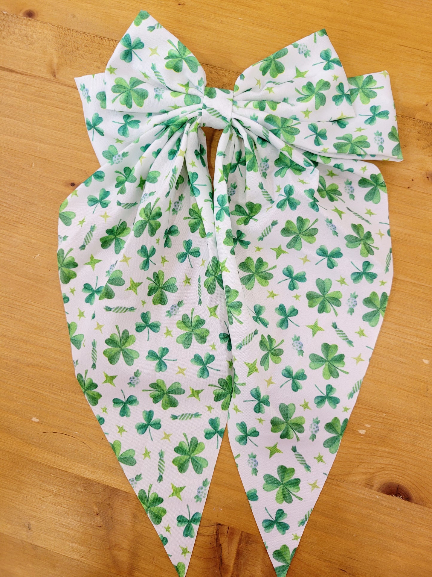 CLOVER BOWS