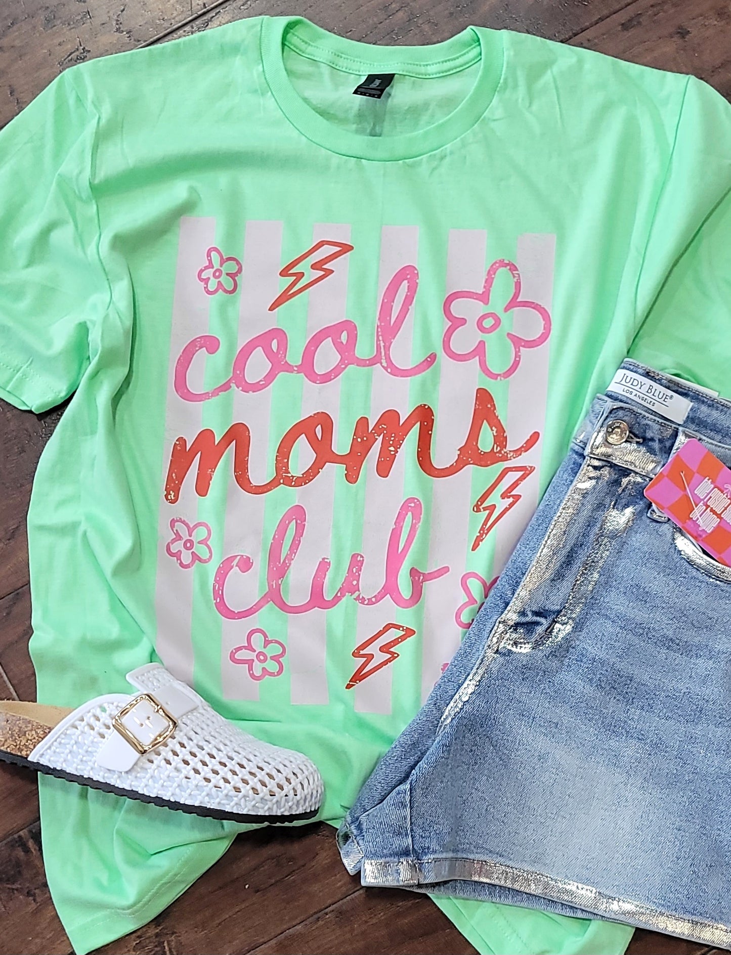 COOL MOMS CLUB TEE