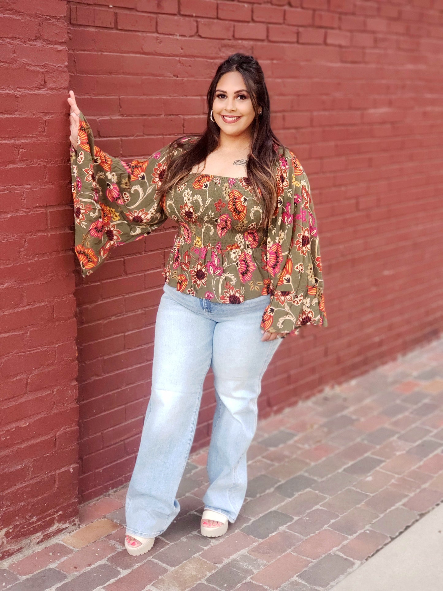 FLORAL SMOCKED BELL SLEEVE TOP