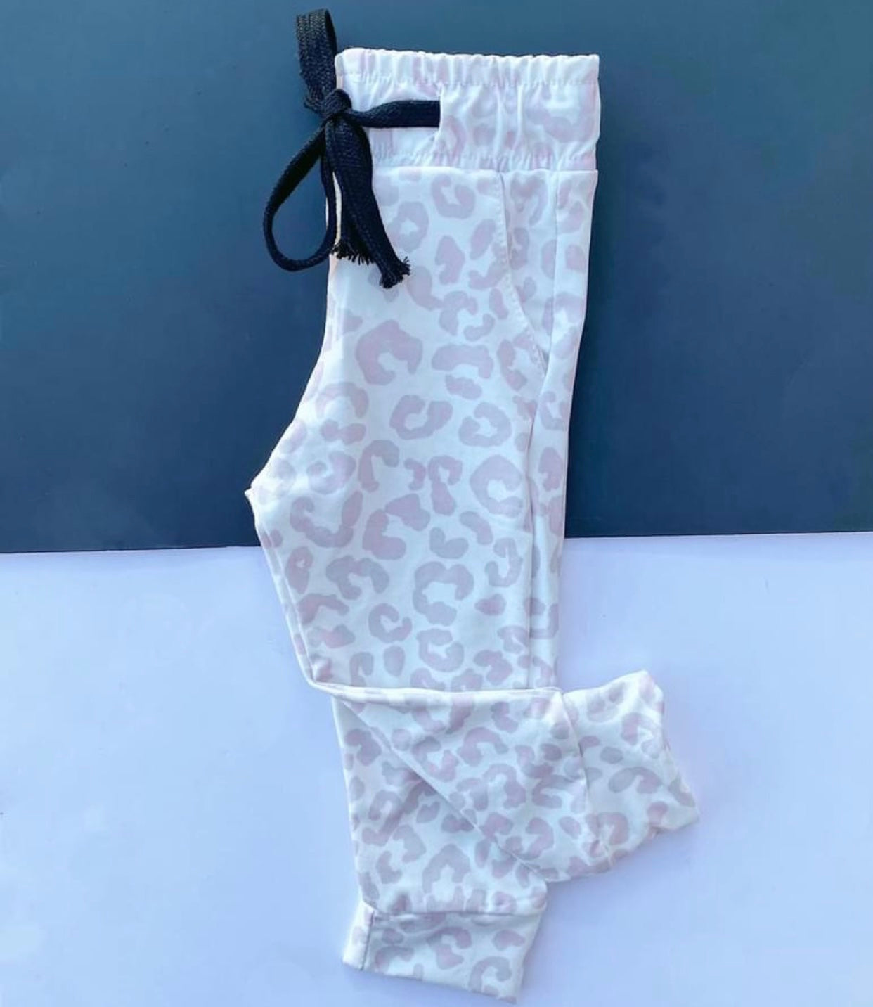 SNOW LEOPARD JOGGERS