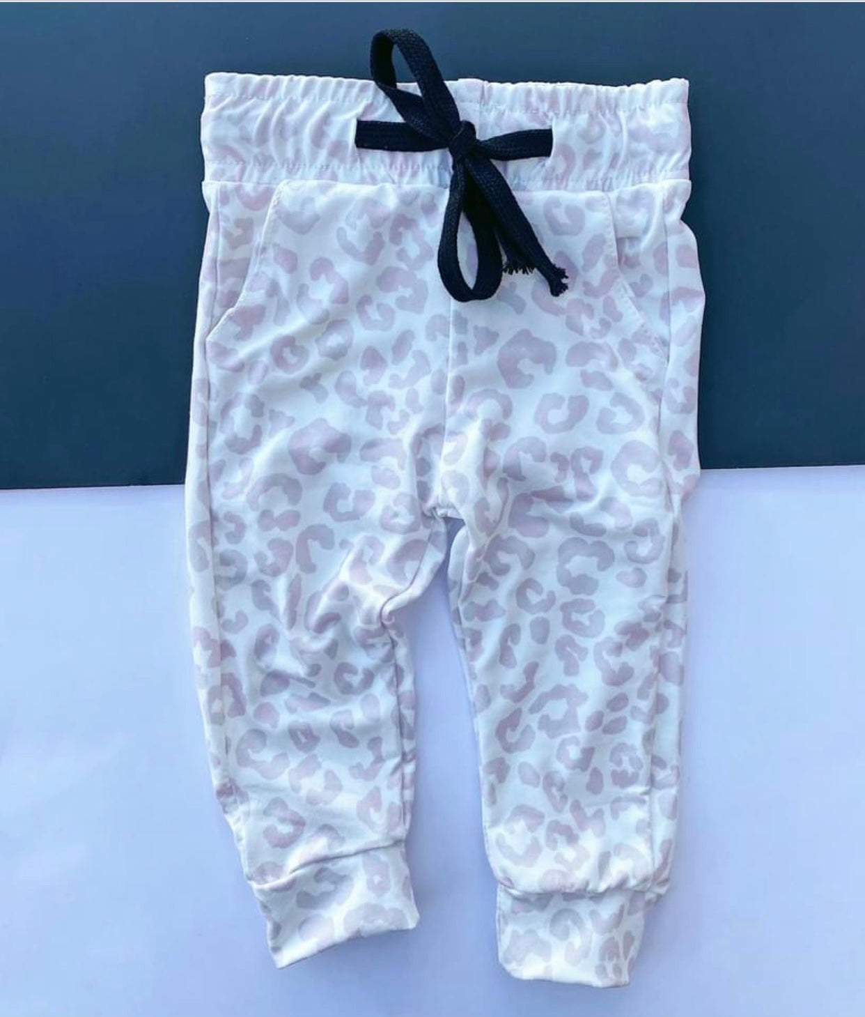 SNOW LEOPARD JOGGERS