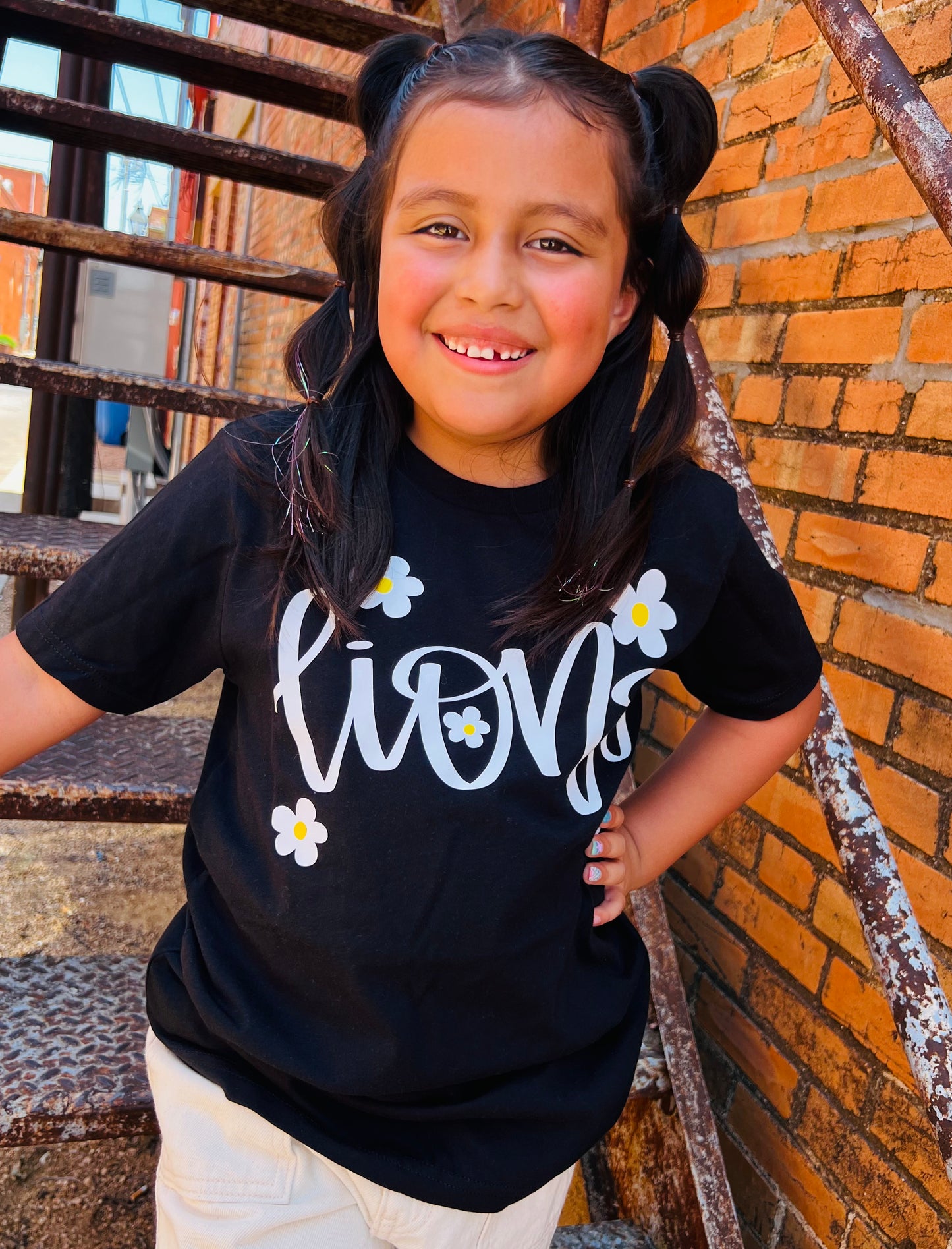 Pretty Daisey Lion Tee