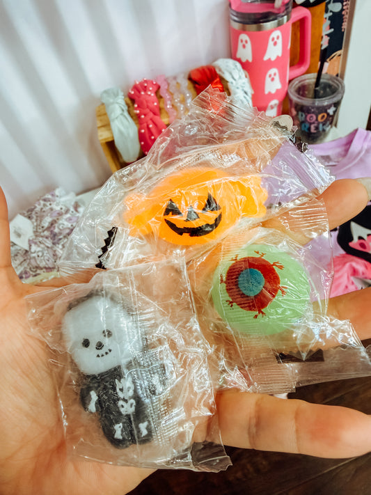 HALLOWEEN MINI SQUISHES