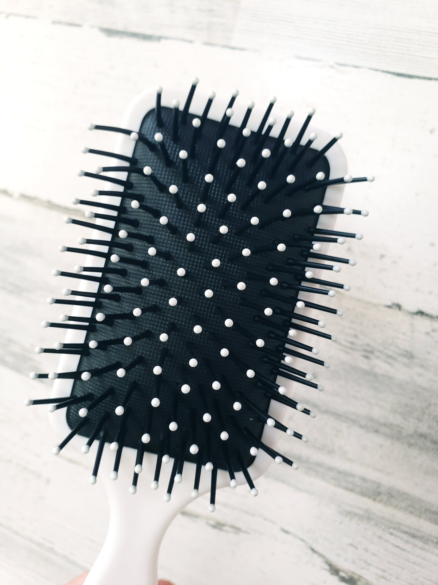 COQUETTE CHERRY HAIRBRUSH