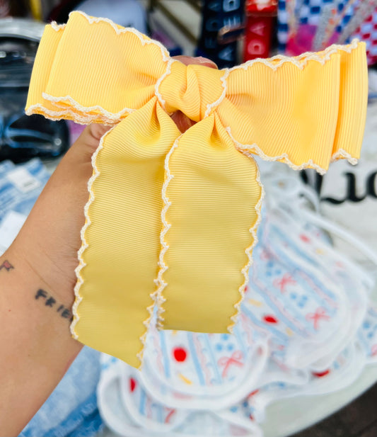 YELLOW SCALLOP BOW