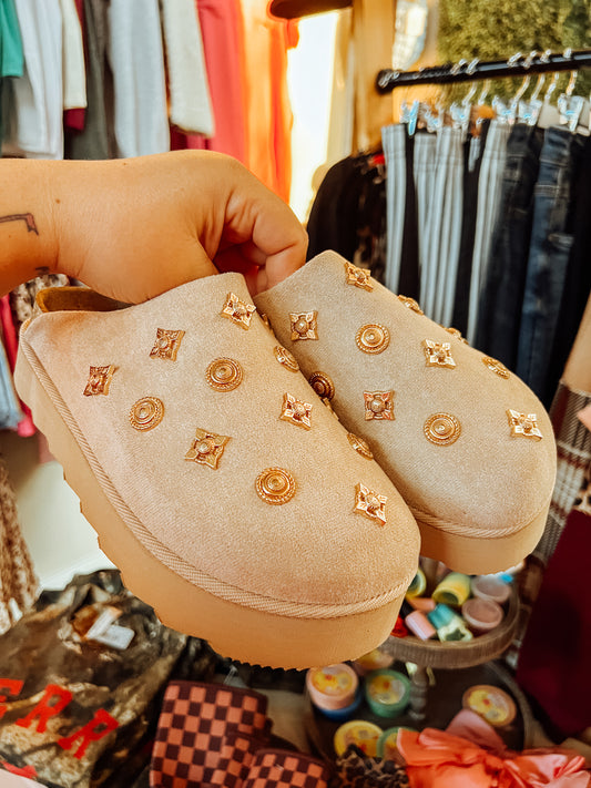 SUNDAY EMBLISHED SLIDE