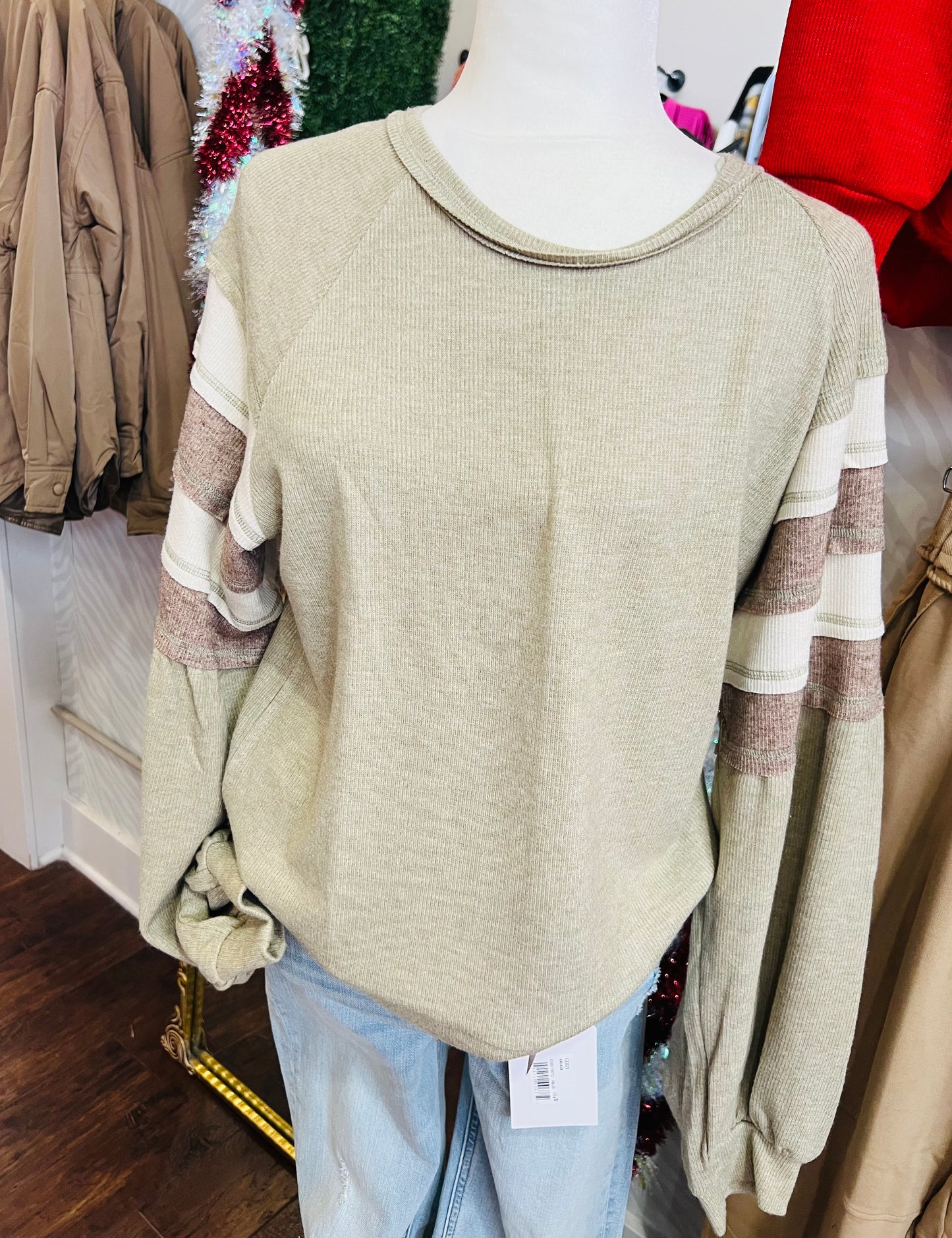 OLIVE OVERSIZED TOP