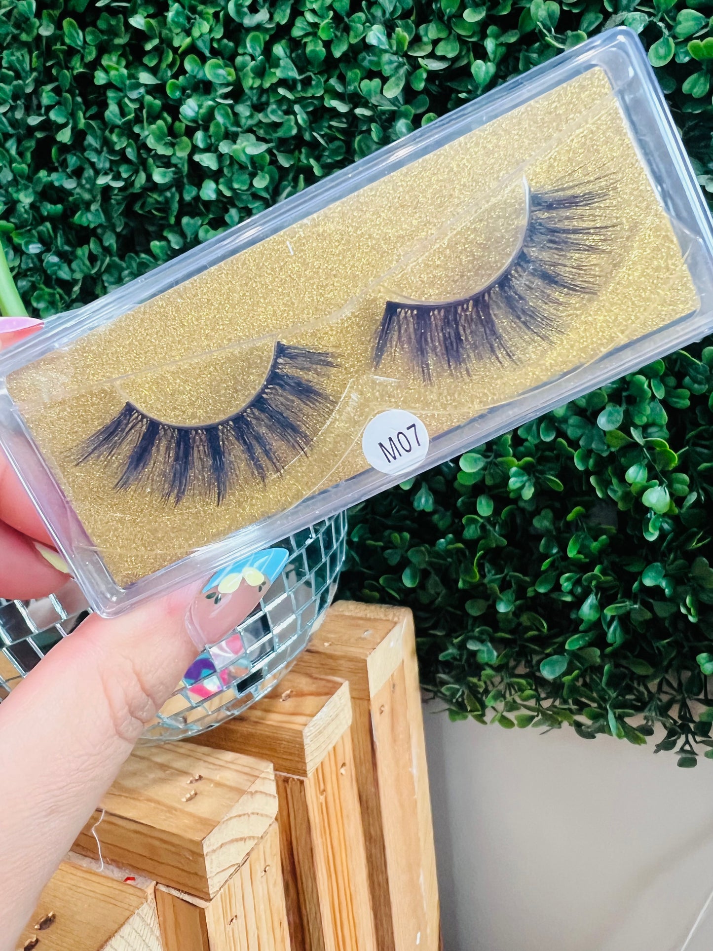 FALSIE LASHES
