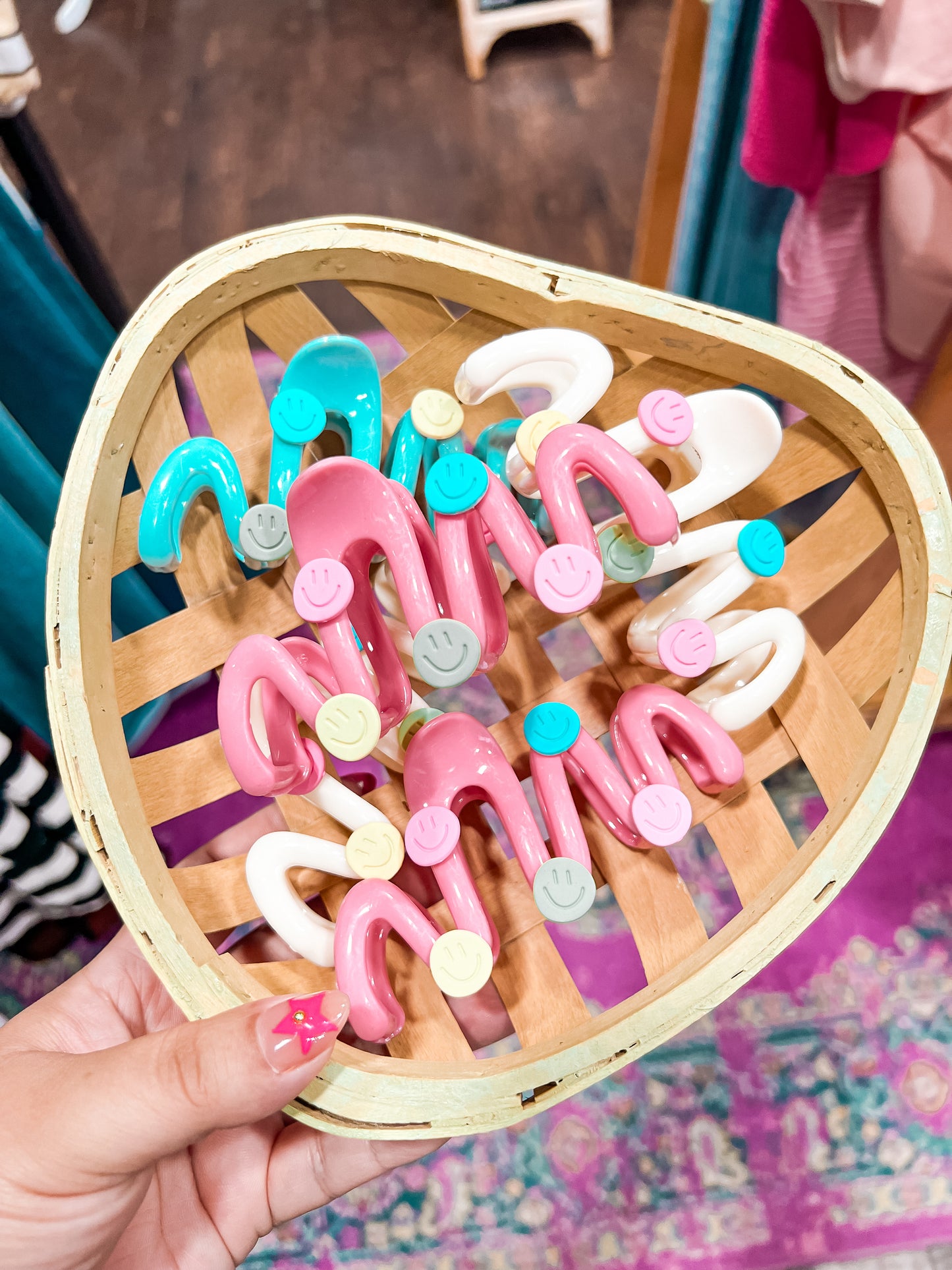 SMILEY WAVY HAIRCLIPS