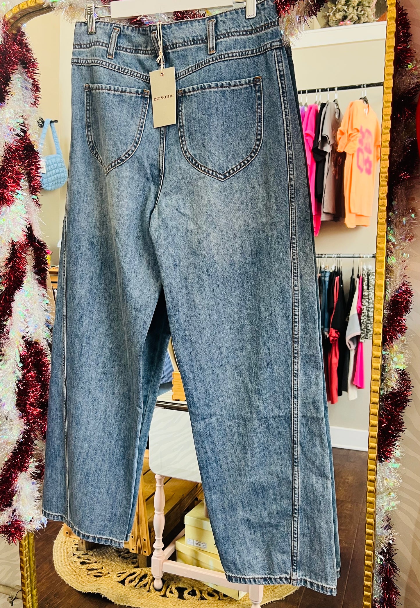 DOUBLE BUTTON STRAIGHT LEG JEANS