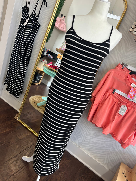 SLEEVELESS STRIPE DRESS