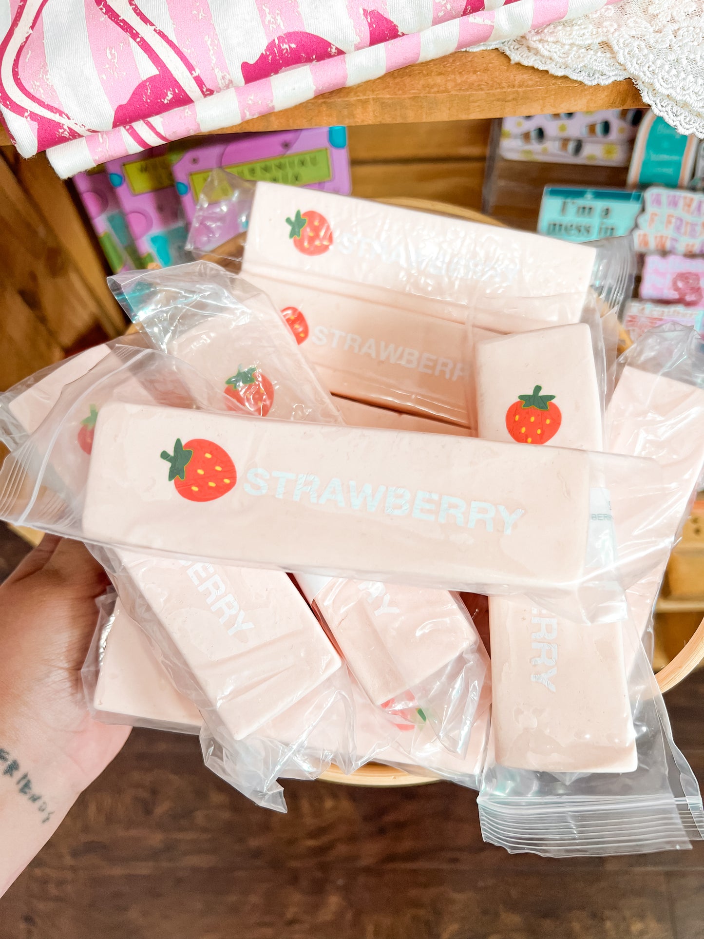 STRAWBERRY BUTTER SQUISH