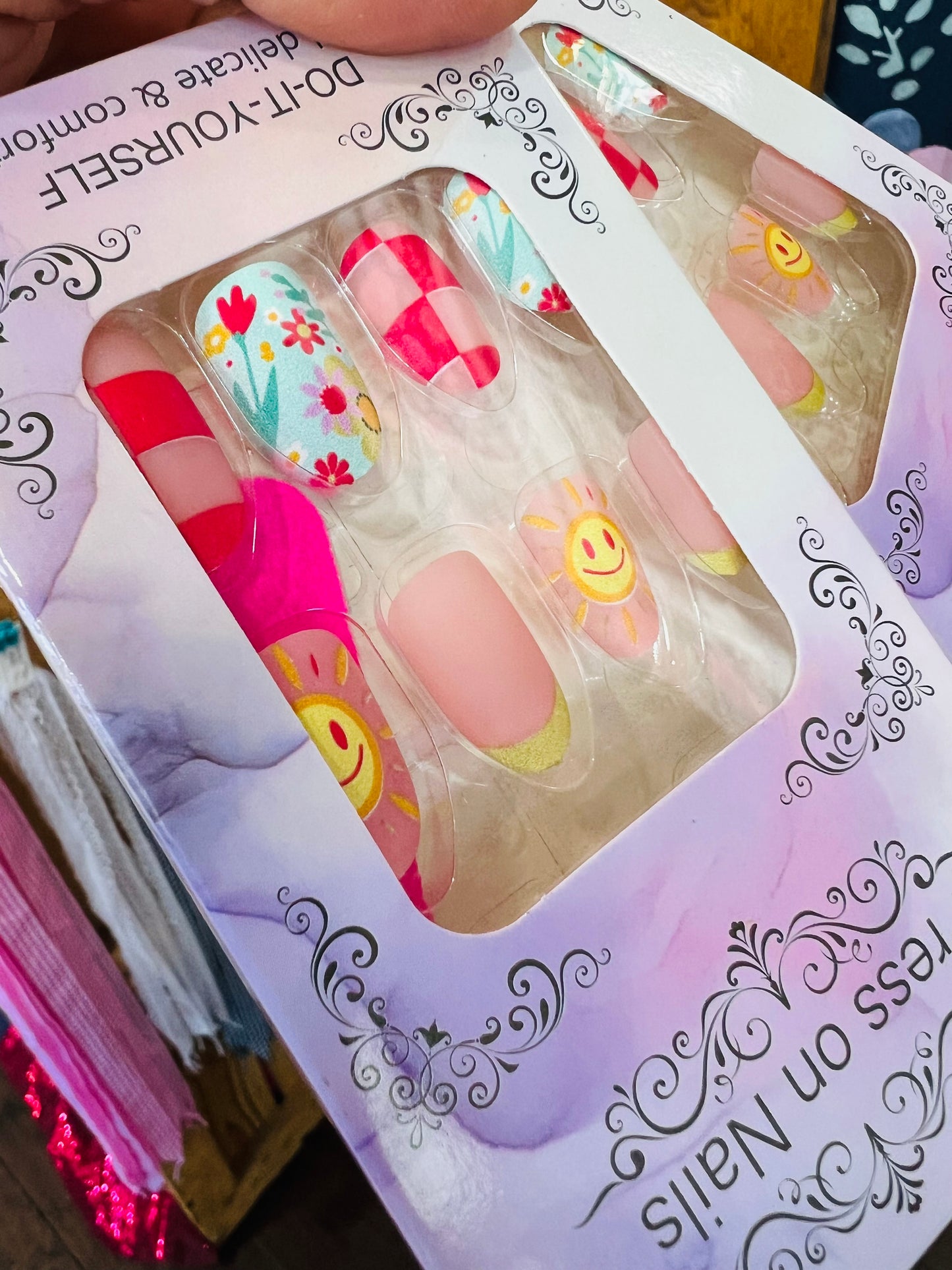 SUNNY DAY NAIL PRESS ON