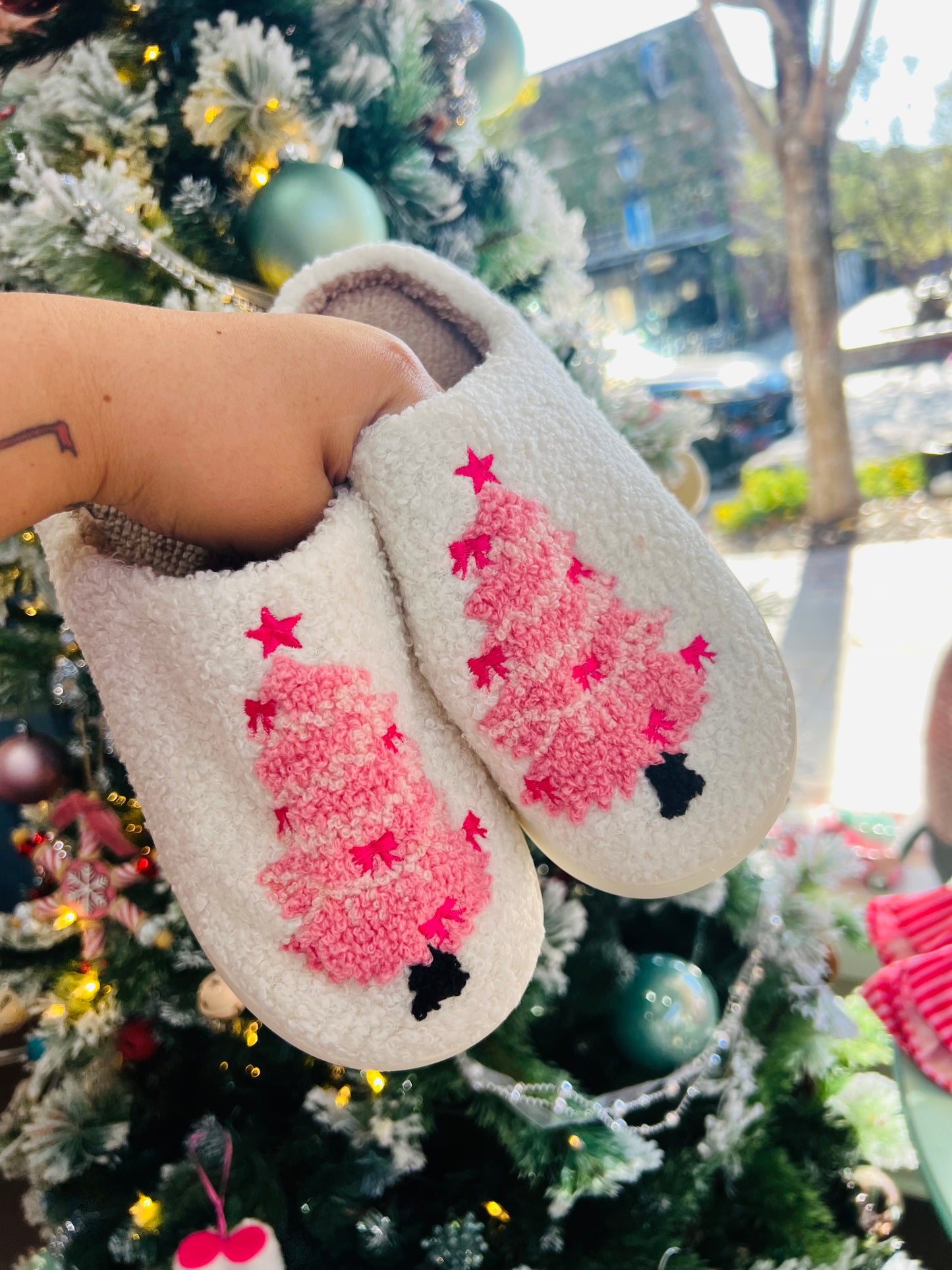 PINK XMAS SLIPPERS