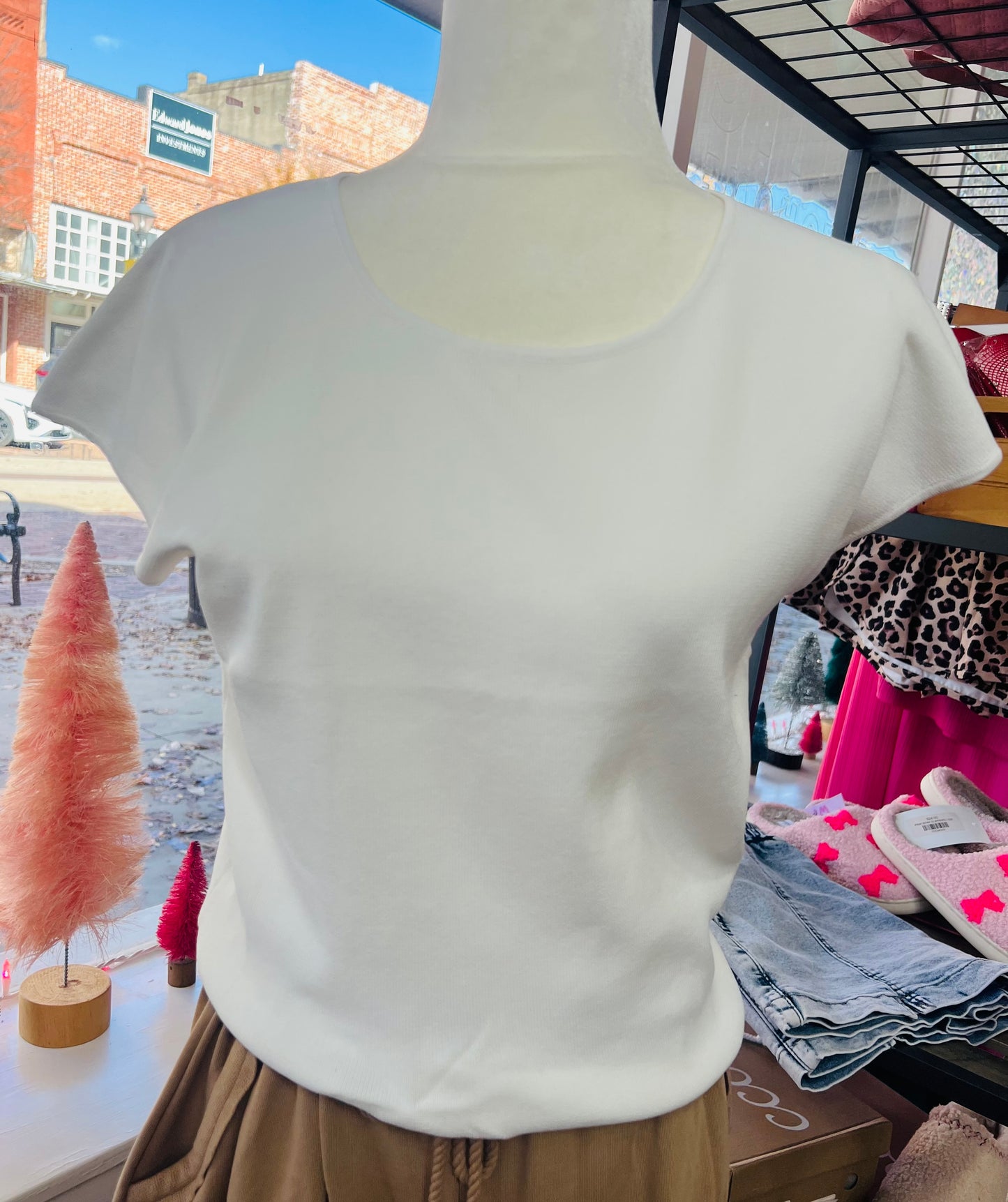 OFF WHITE CAP SLEEVE TOP