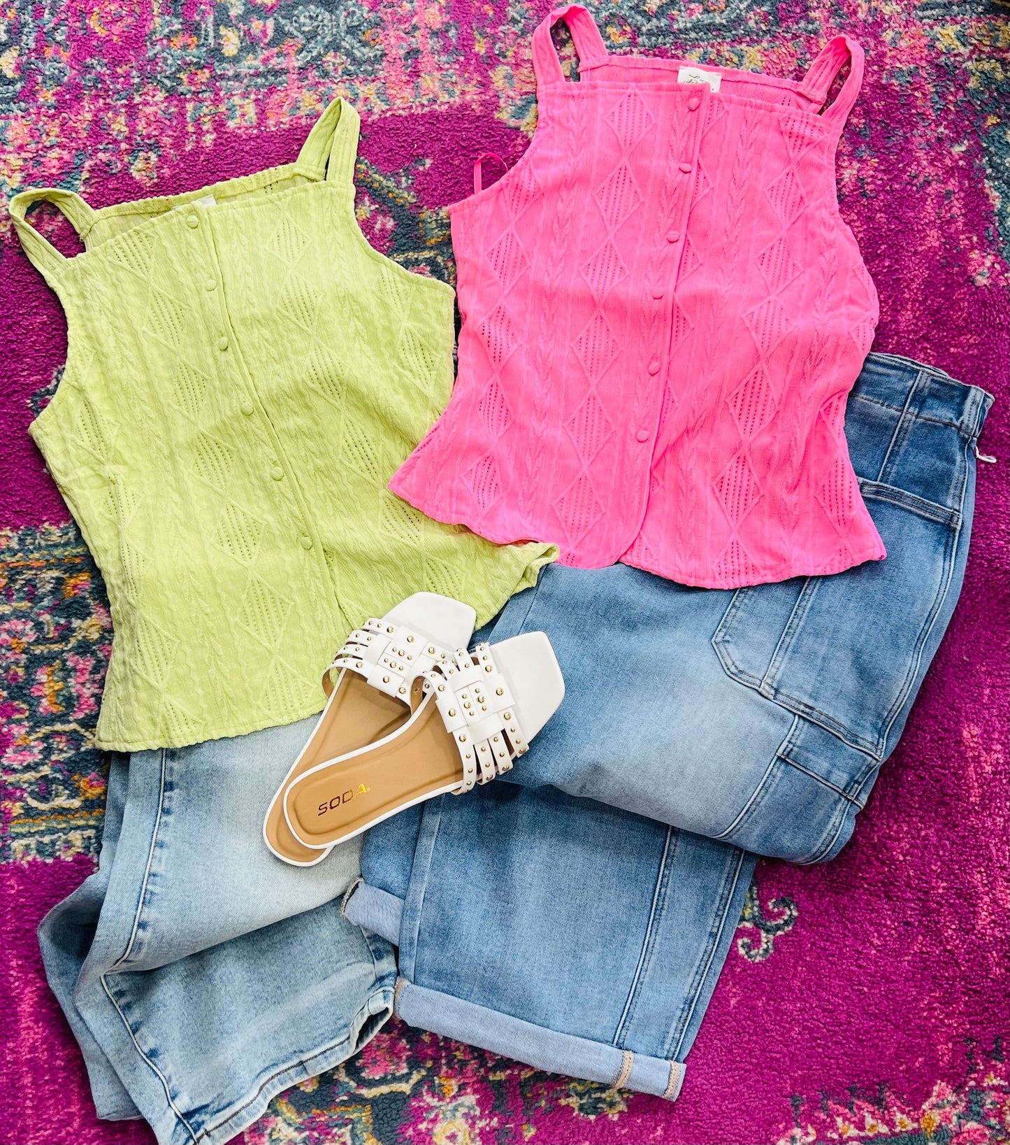 TEXTURED SLEEVELESS TOP