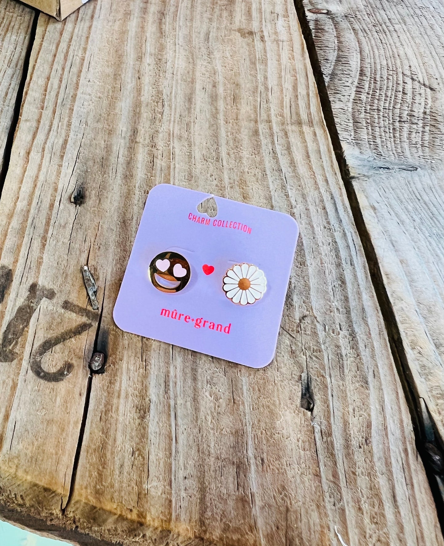 SMILEY + DAISY CHARM EARRINGS