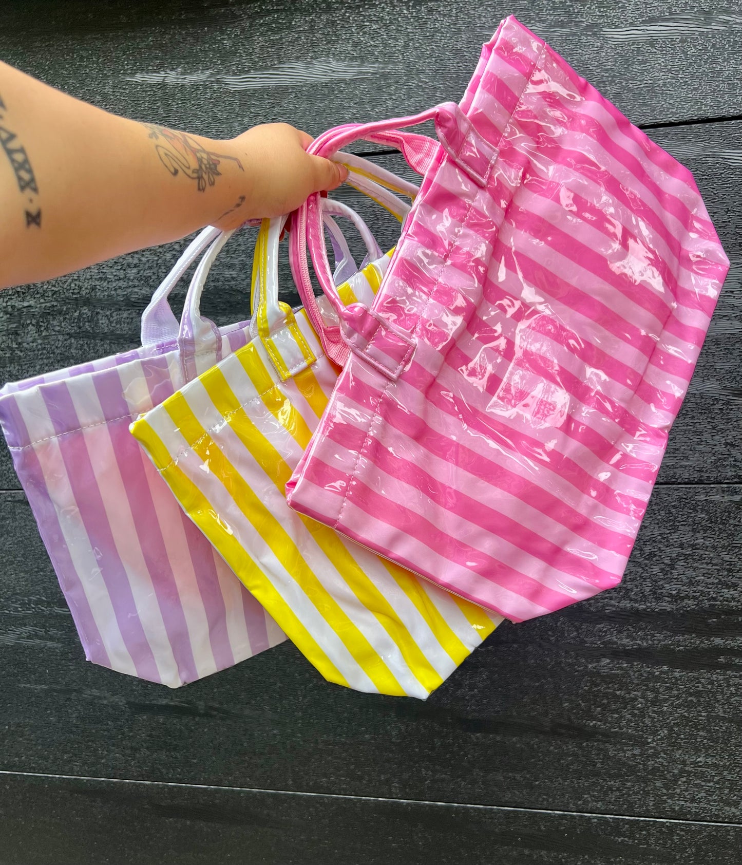 VERTICAL LARGE TOTE