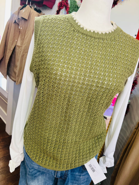SCALLOPED TRIM SLEEVELESS SWEATER