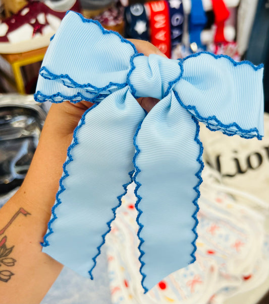 BLUE SCALLOP BOW