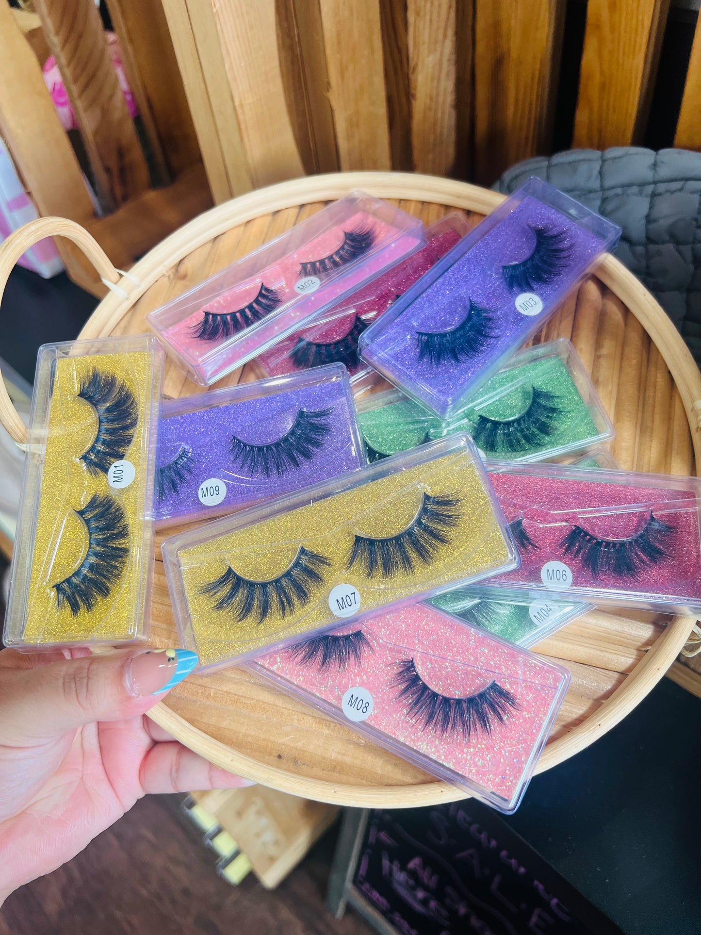FALSIE LASHES