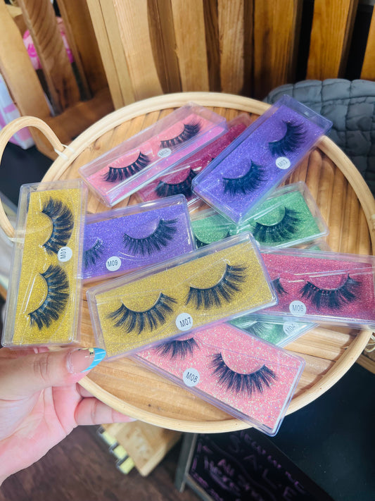 FALSIE LASHES