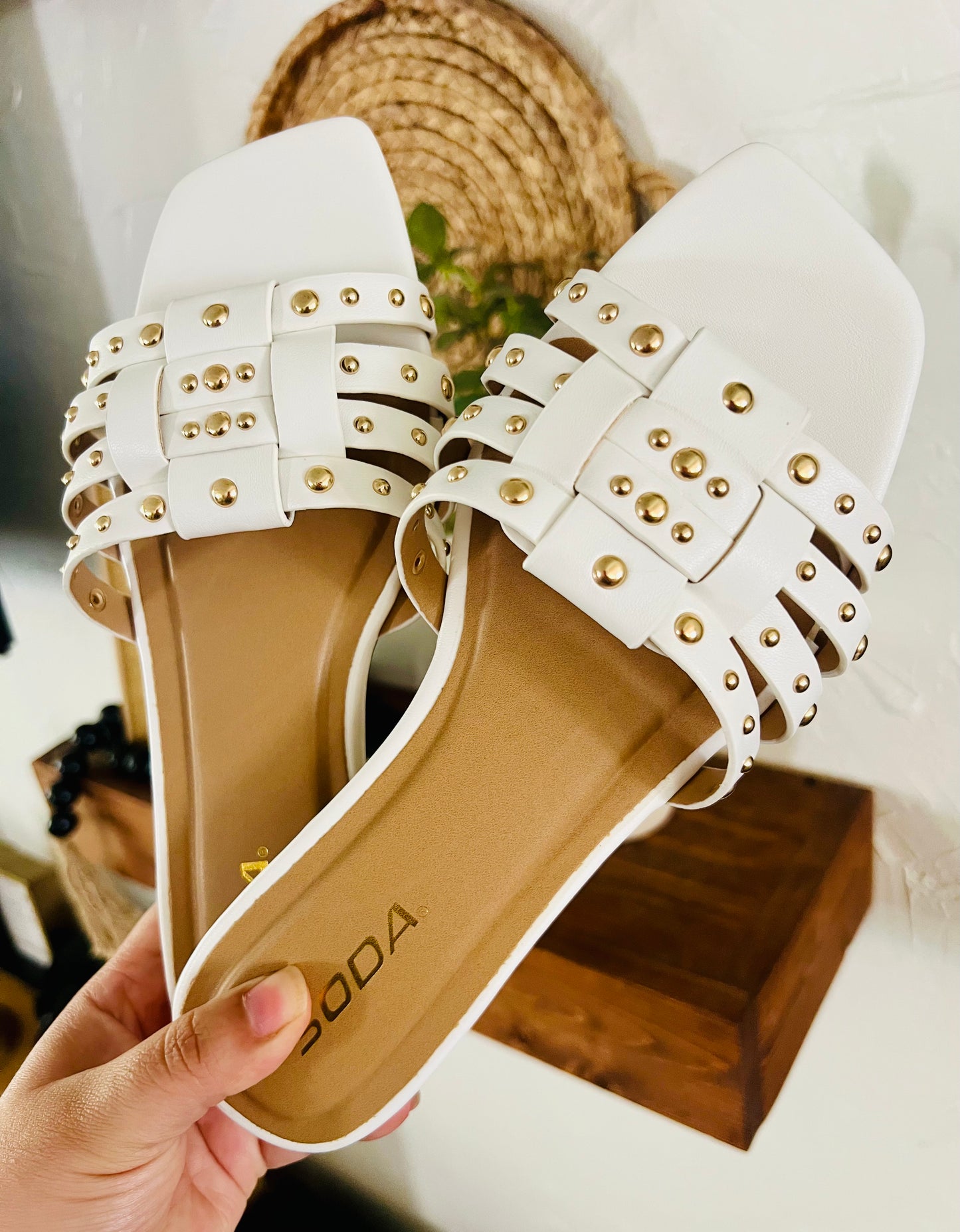 WHITE STUD EMBELLISHED SANDAL