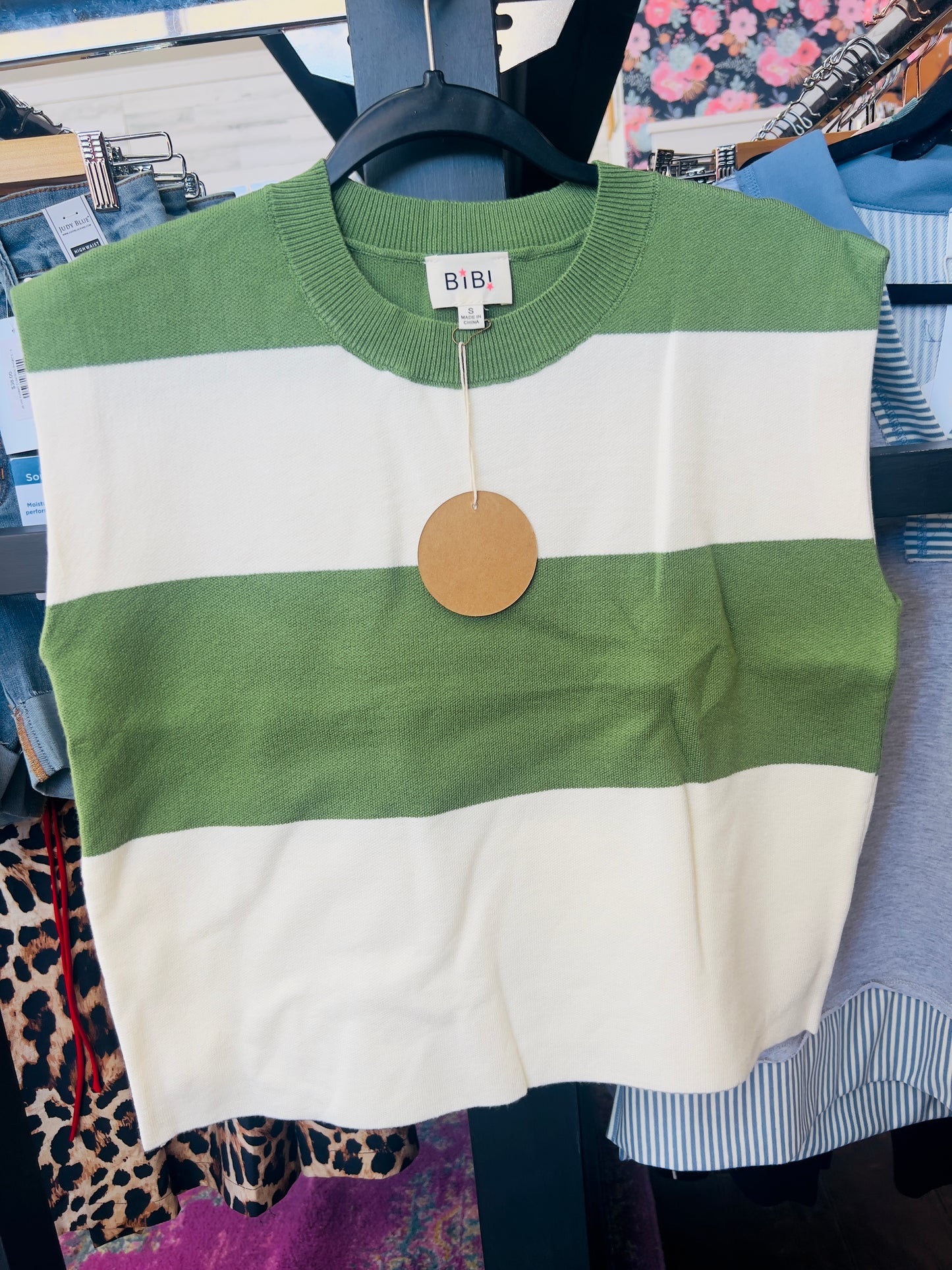 MOSS GREEN TOP