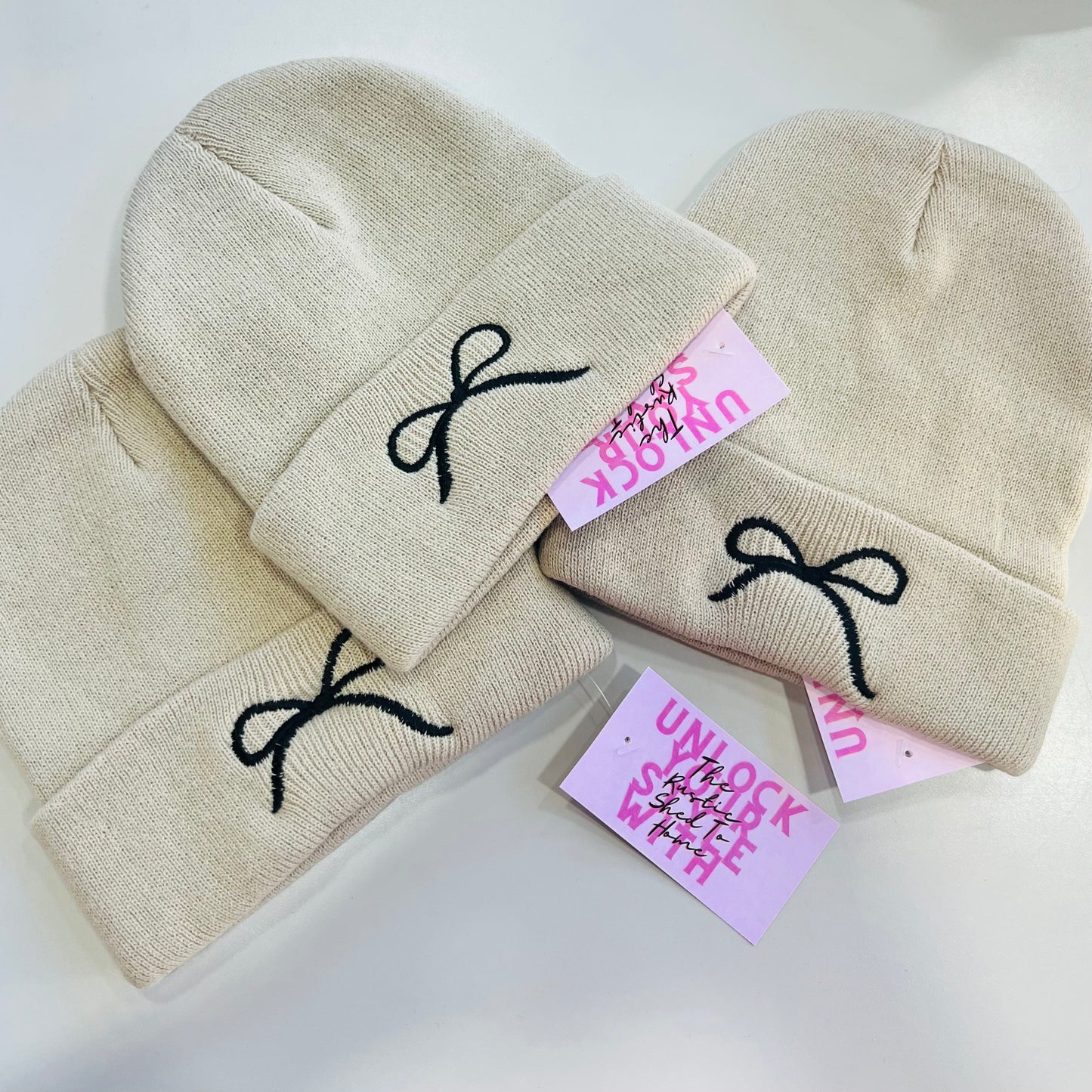 EMBROIDERED BOW BEANIE