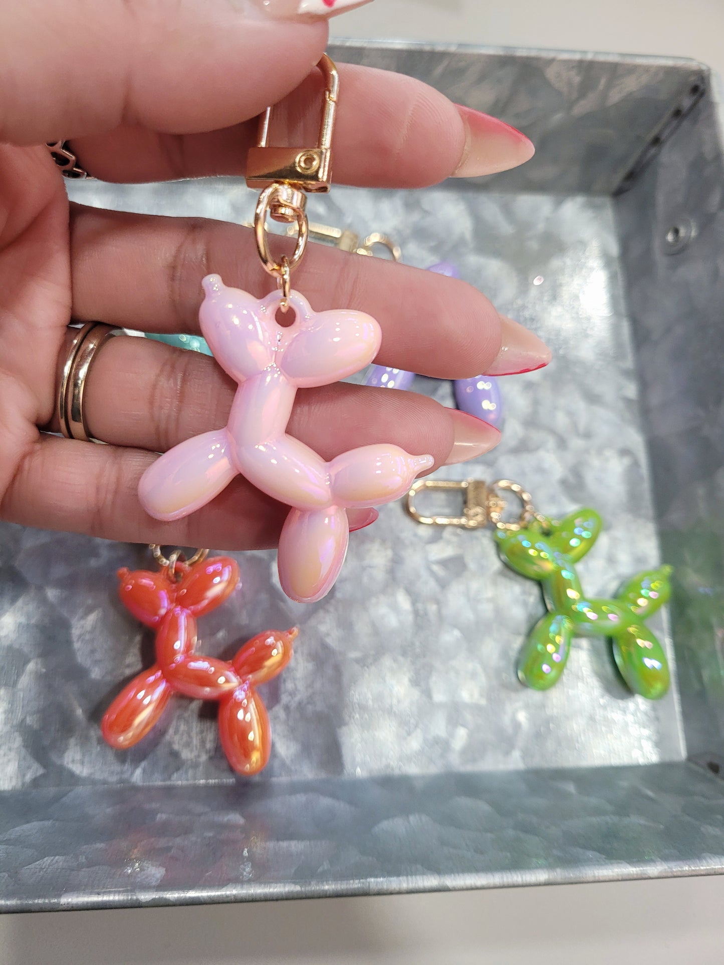 IRIDESCENT BALLOON DOG KEYCHAINS